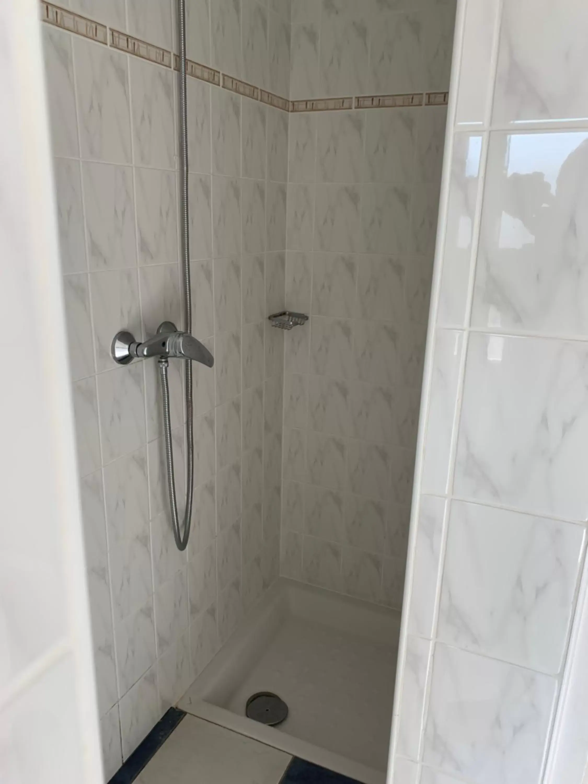 Shower, Bathroom in hôtel de la grange