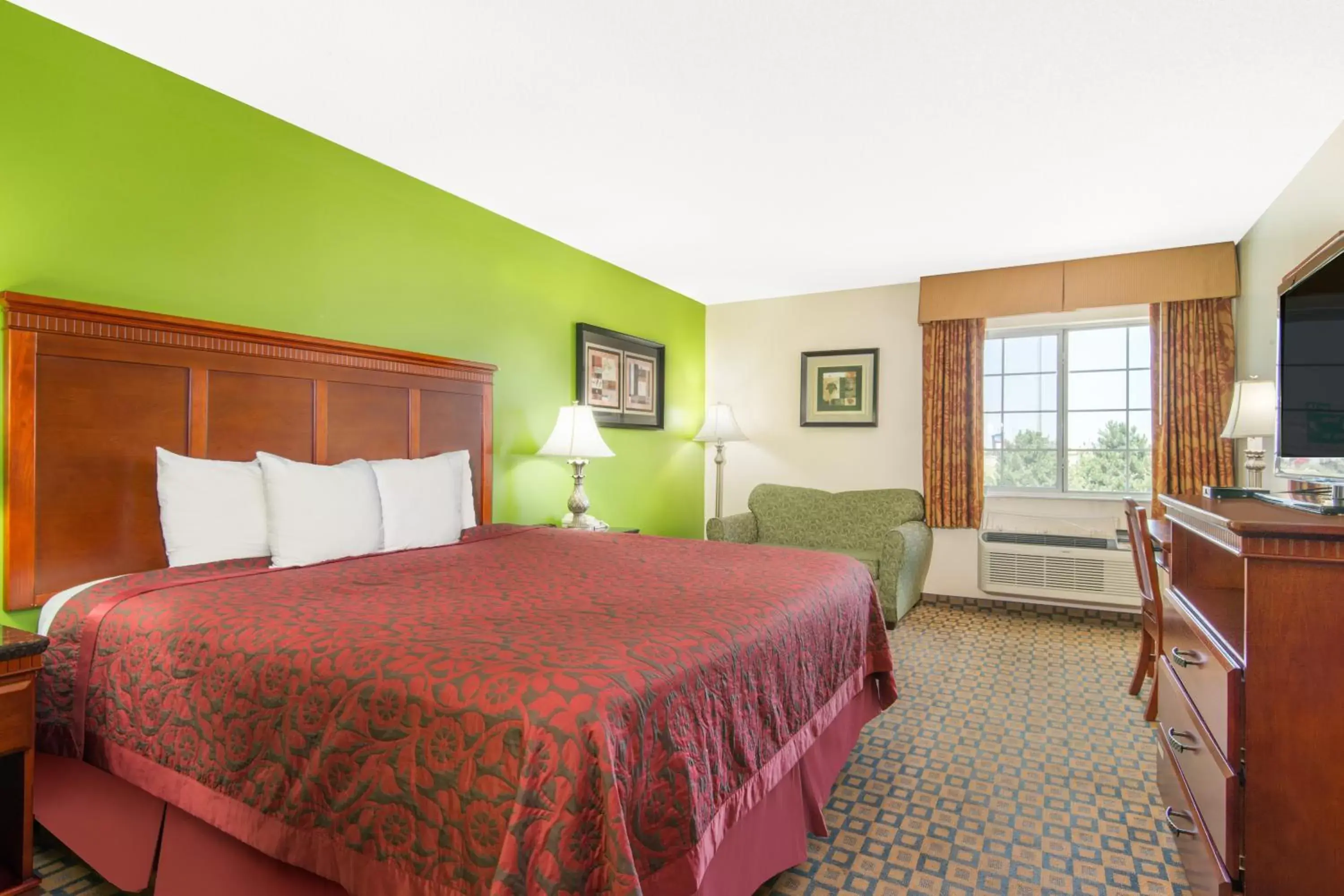 Bed in Days Inn & Suites by Wyndham Wichita
