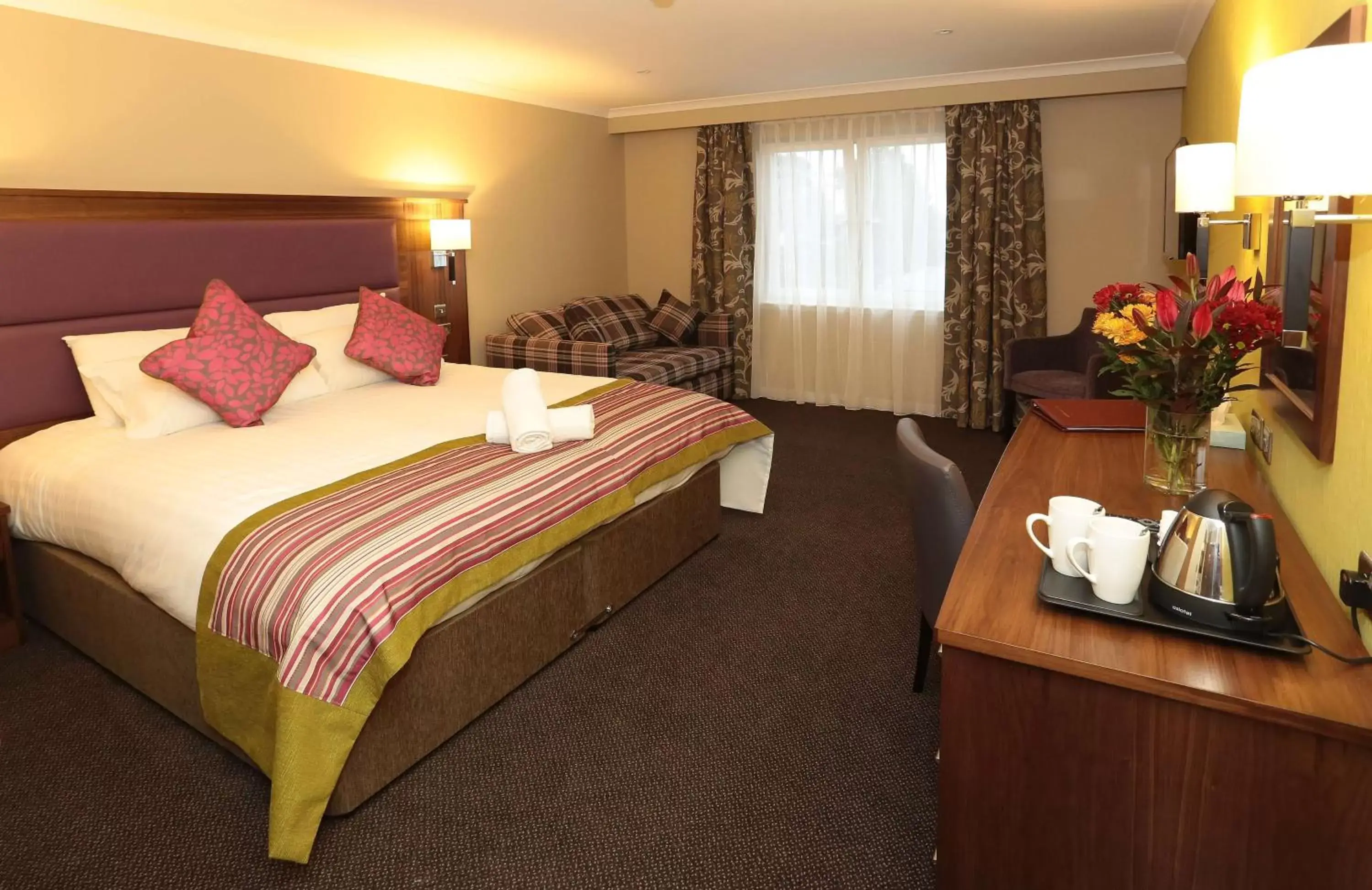 Photo of the whole room, Bed in Best Western Woodlands Hotel