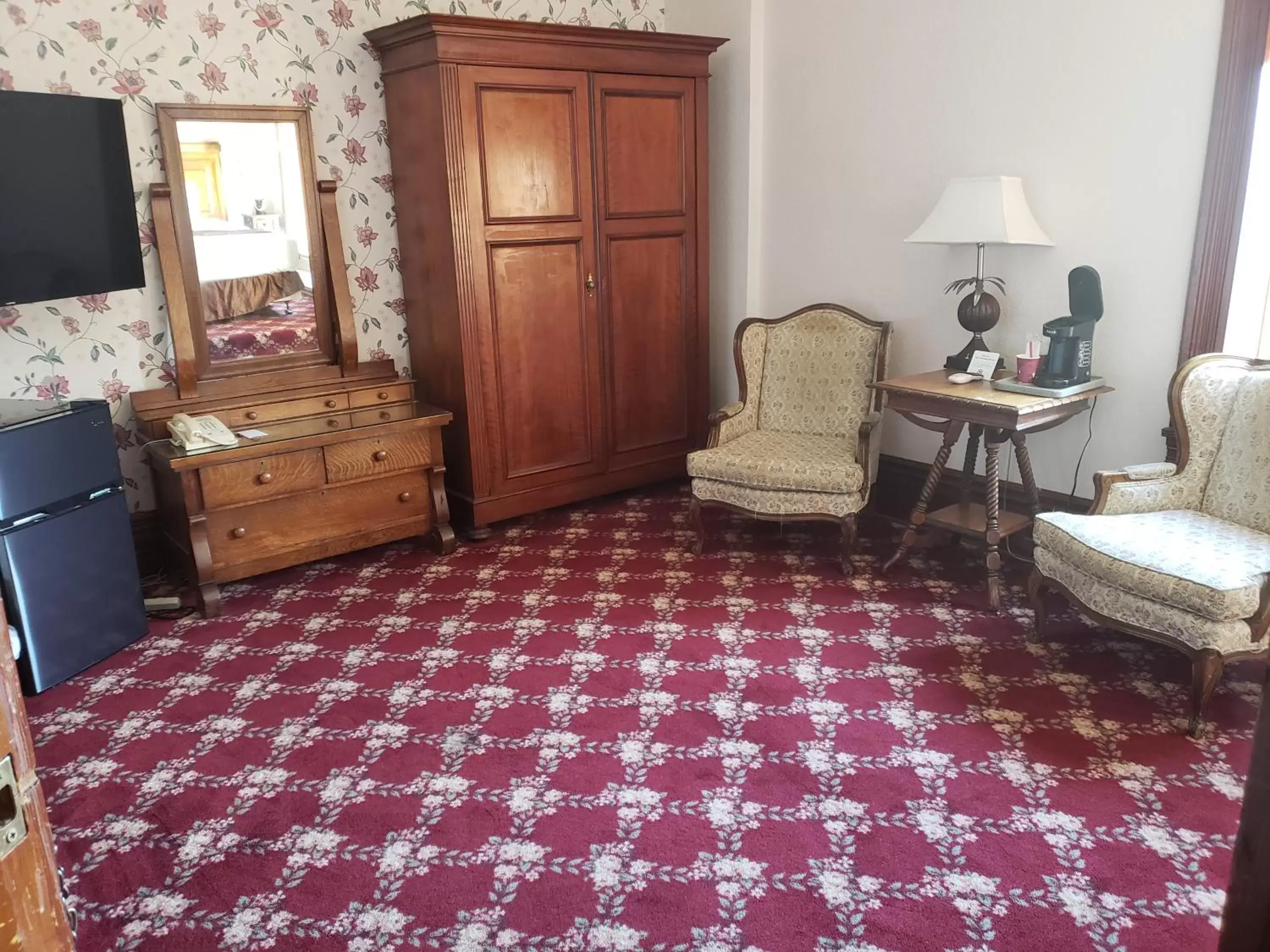 TV and multimedia, Seating Area in Manresa Castle