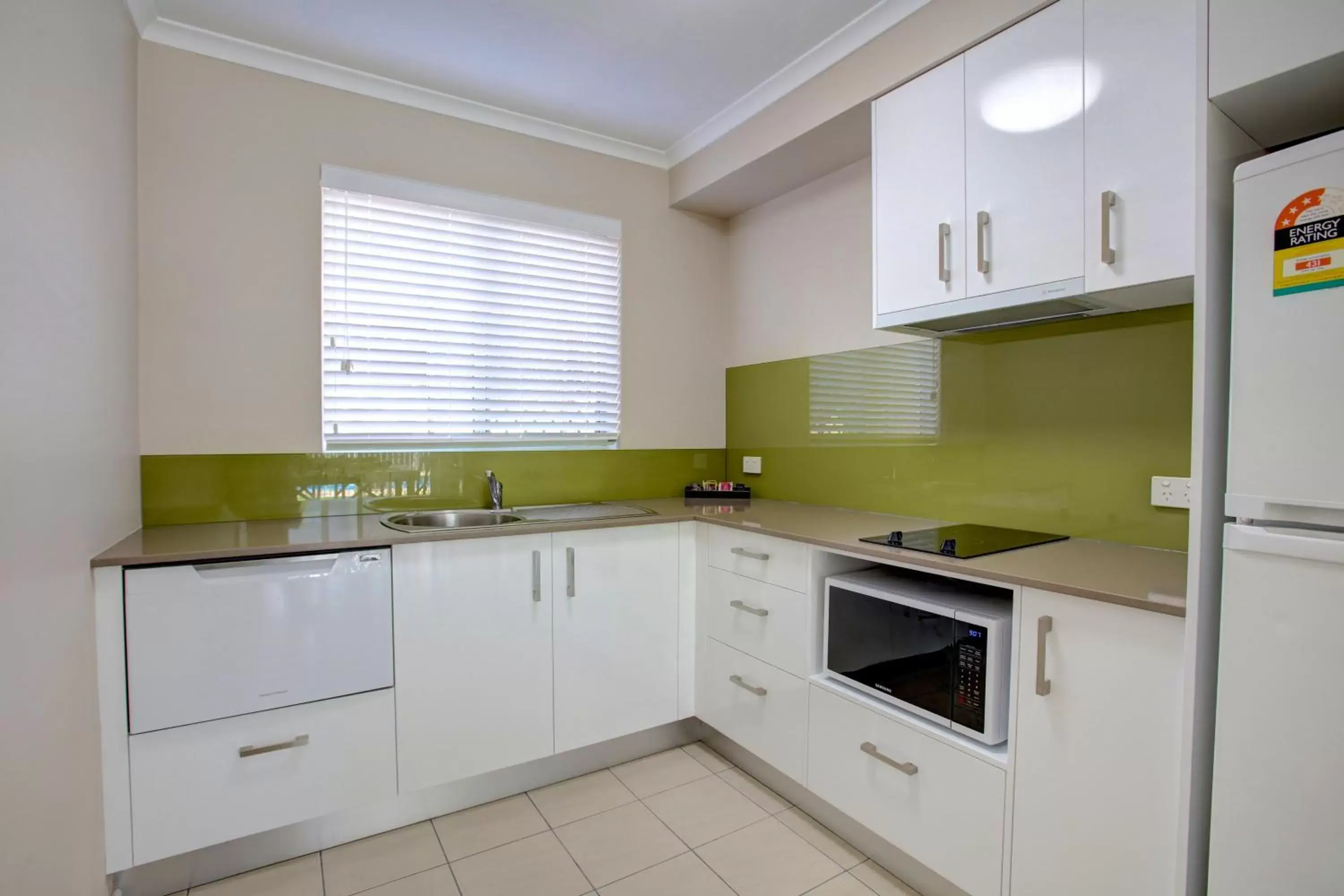 Kitchen or kitchenette, Kitchen/Kitchenette in Beachpark Apartments Coffs Harbour