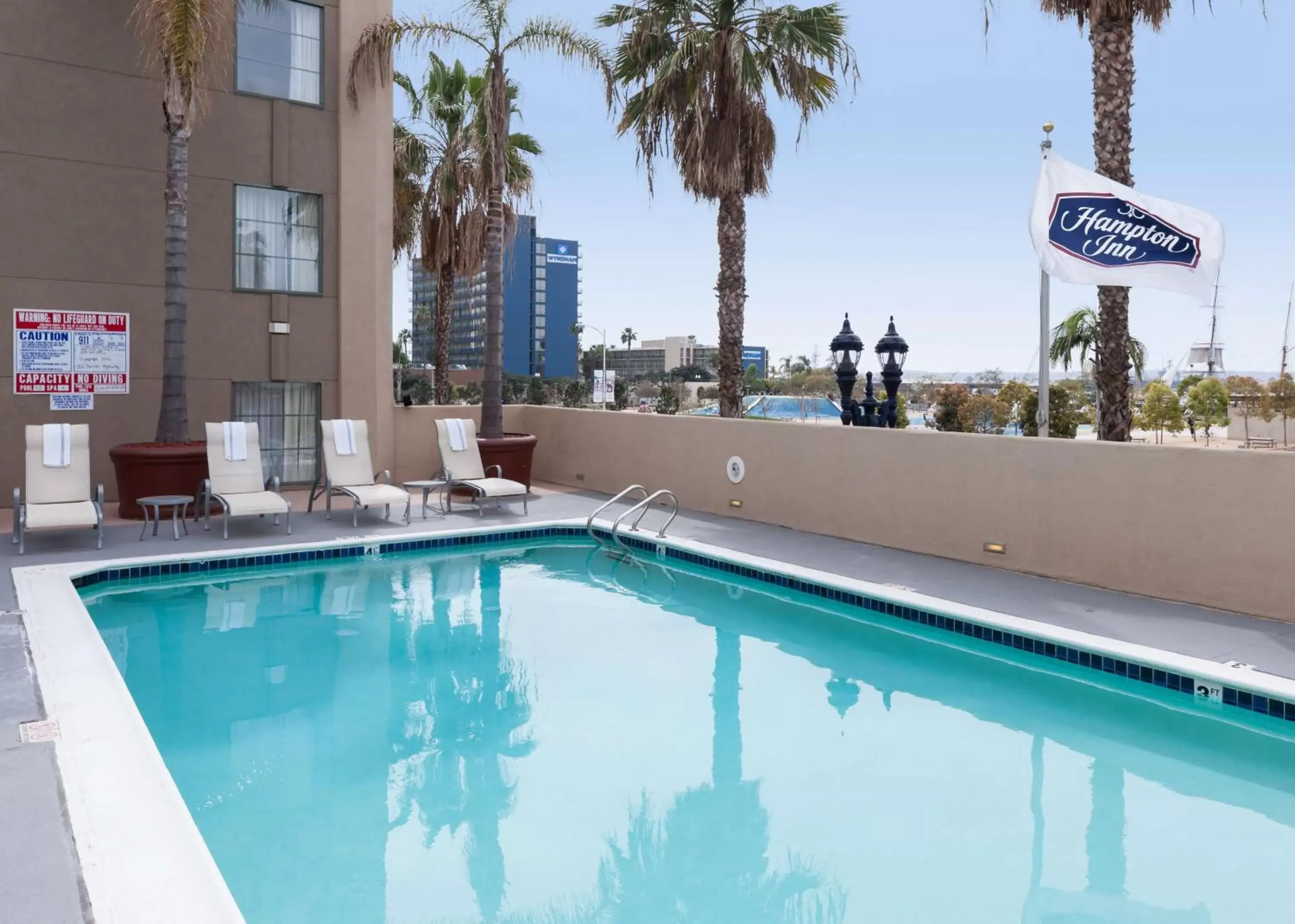 Pool view, Swimming Pool in Hampton Inn San Diego Downtown