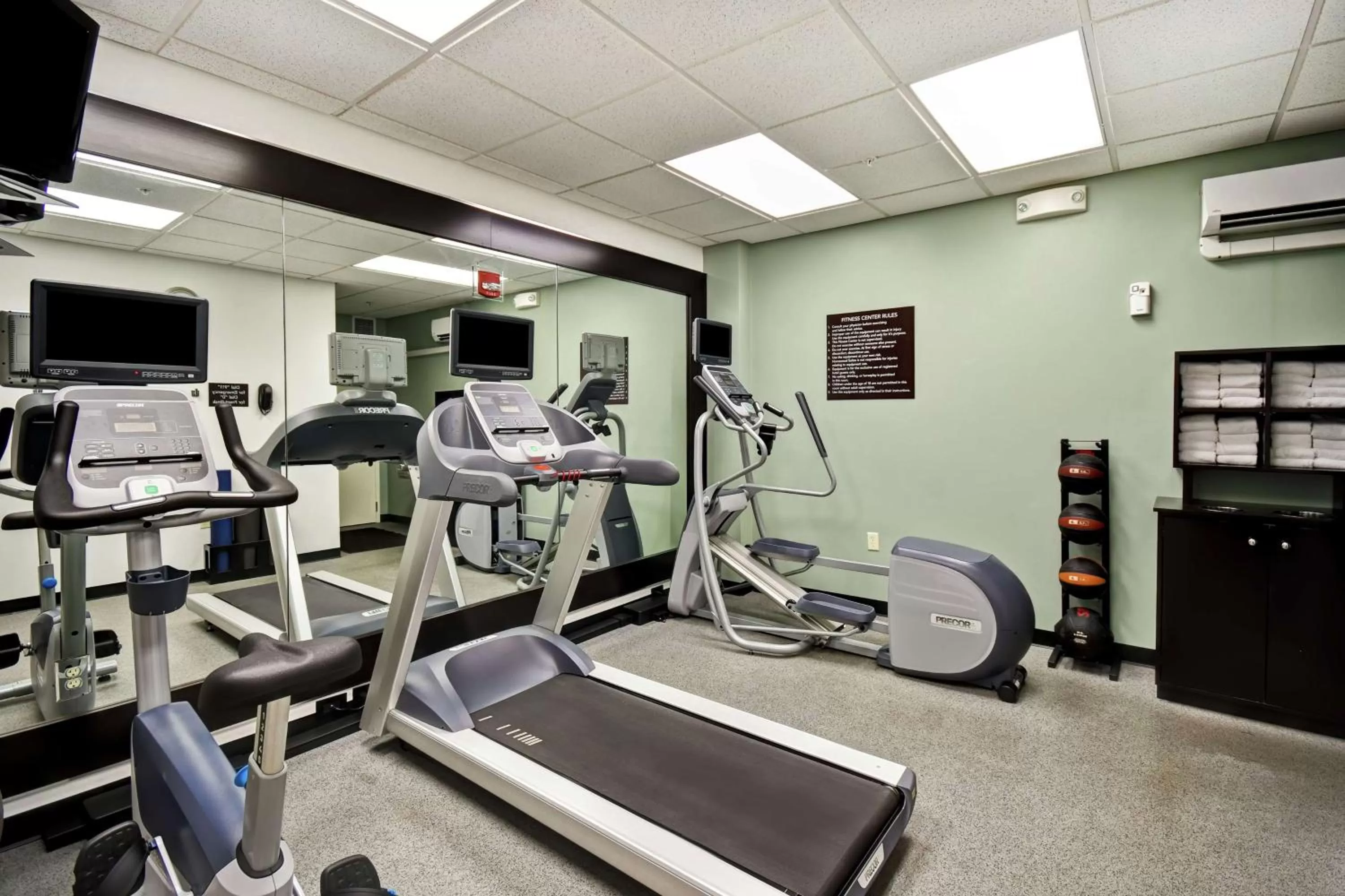 Fitness centre/facilities in Homewood Suites by Hilton Cincinnati-Milford