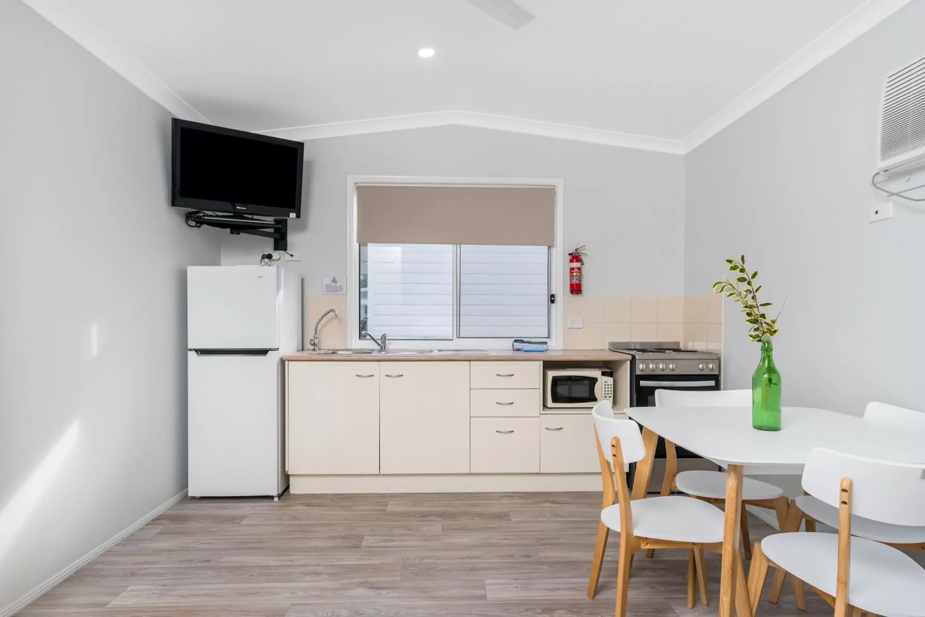 Kitchen or kitchenette, Kitchen/Kitchenette in Ballina Beach Nature Resort