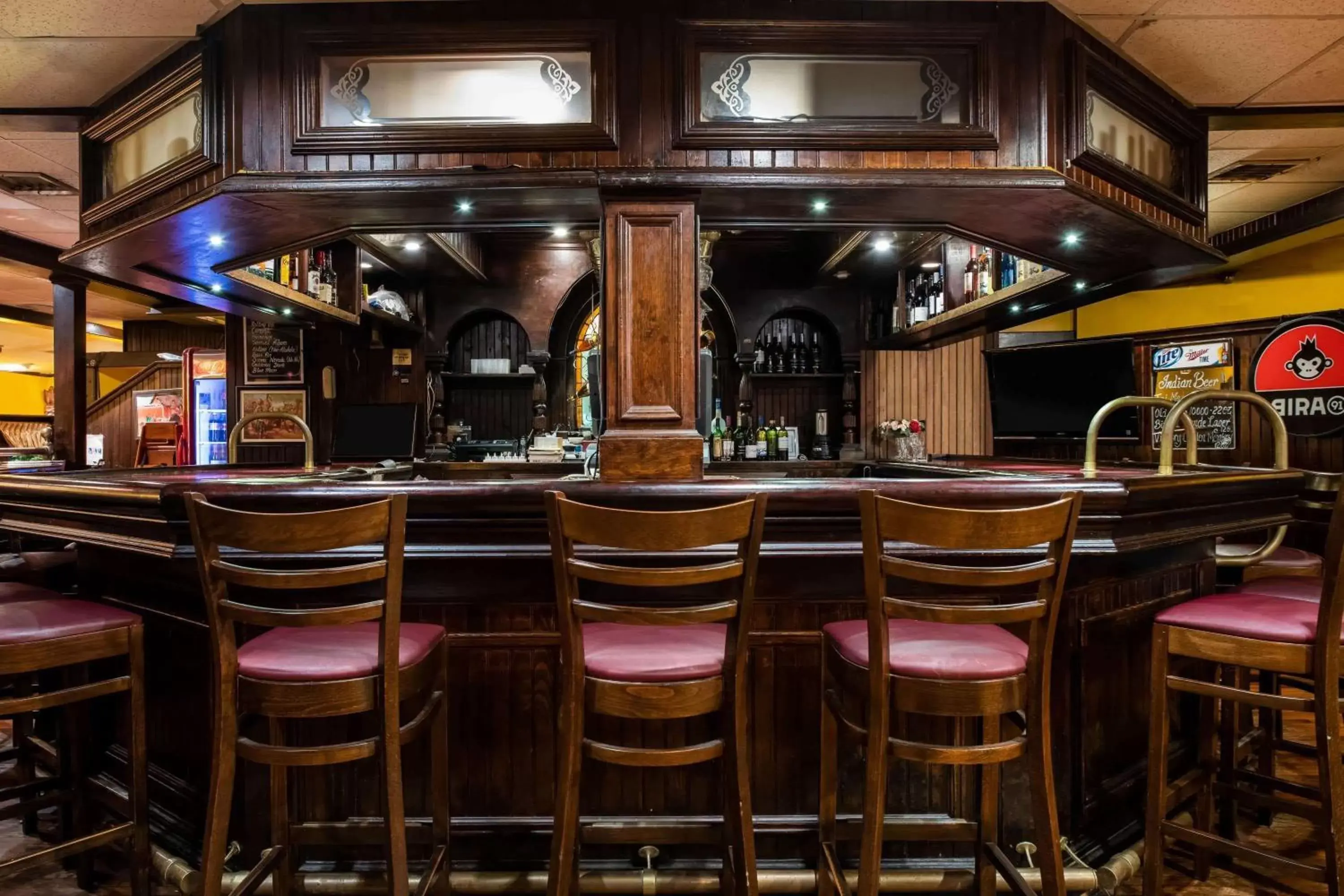Lounge or bar in Ramada by Wyndham Groton Mystic Lounge or bar in Ramada by Wyndham Groton Mystic