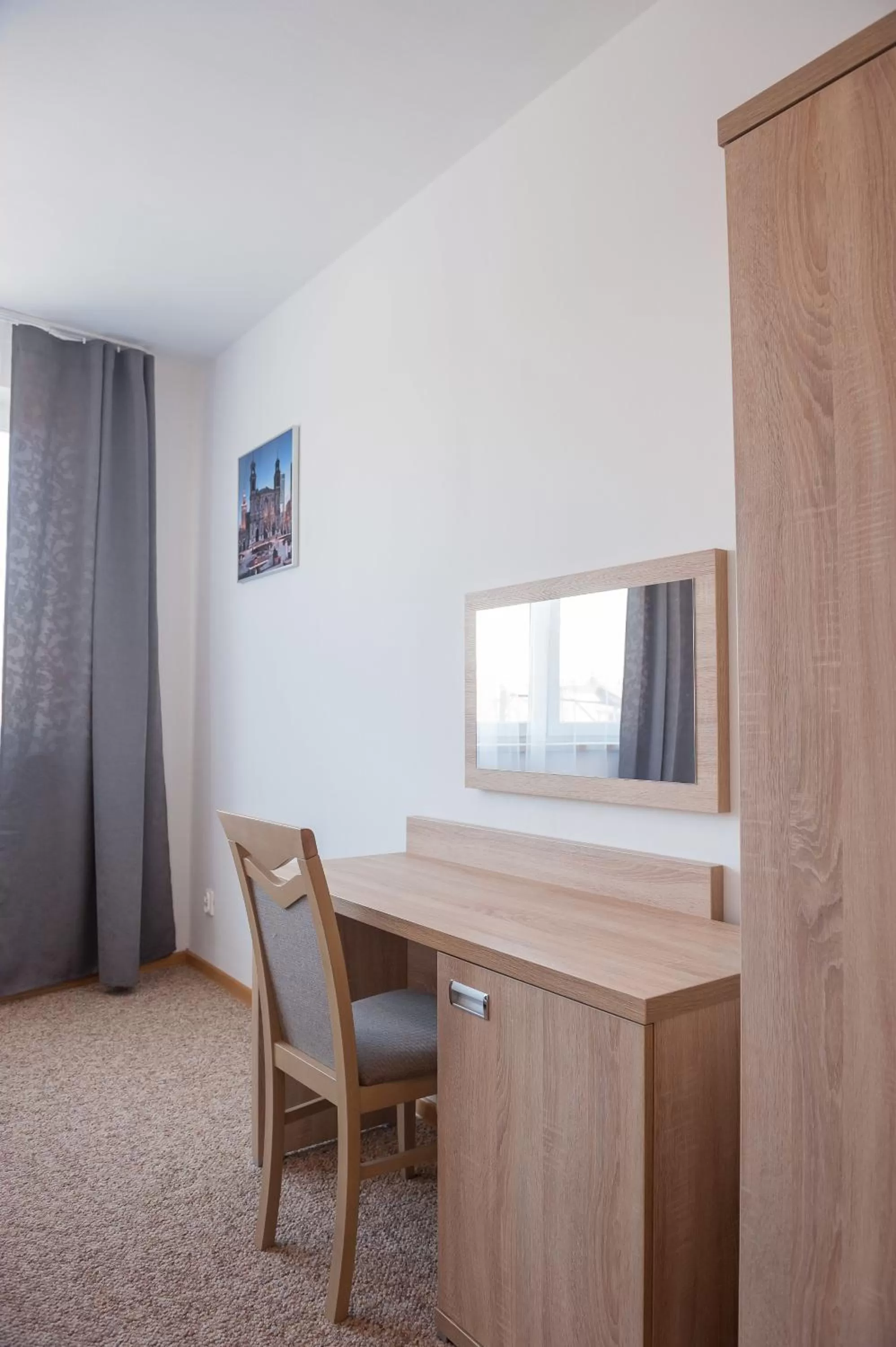 Photo of the whole room in Patra