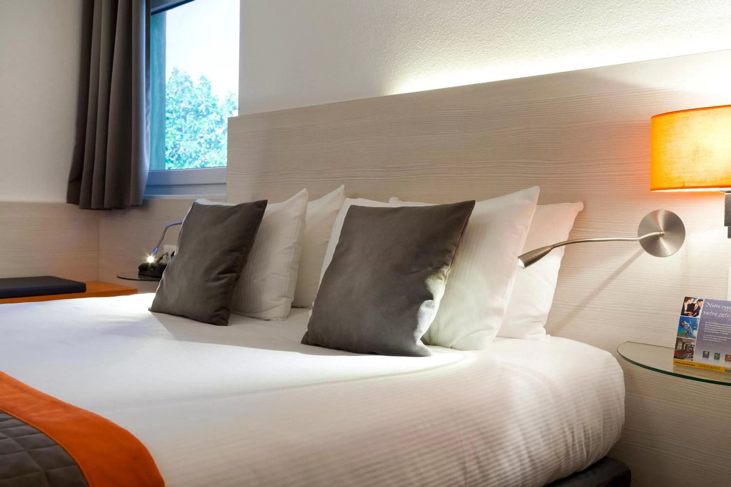 Decorative detail, Bed in Comfort Hotel Expo Colmar