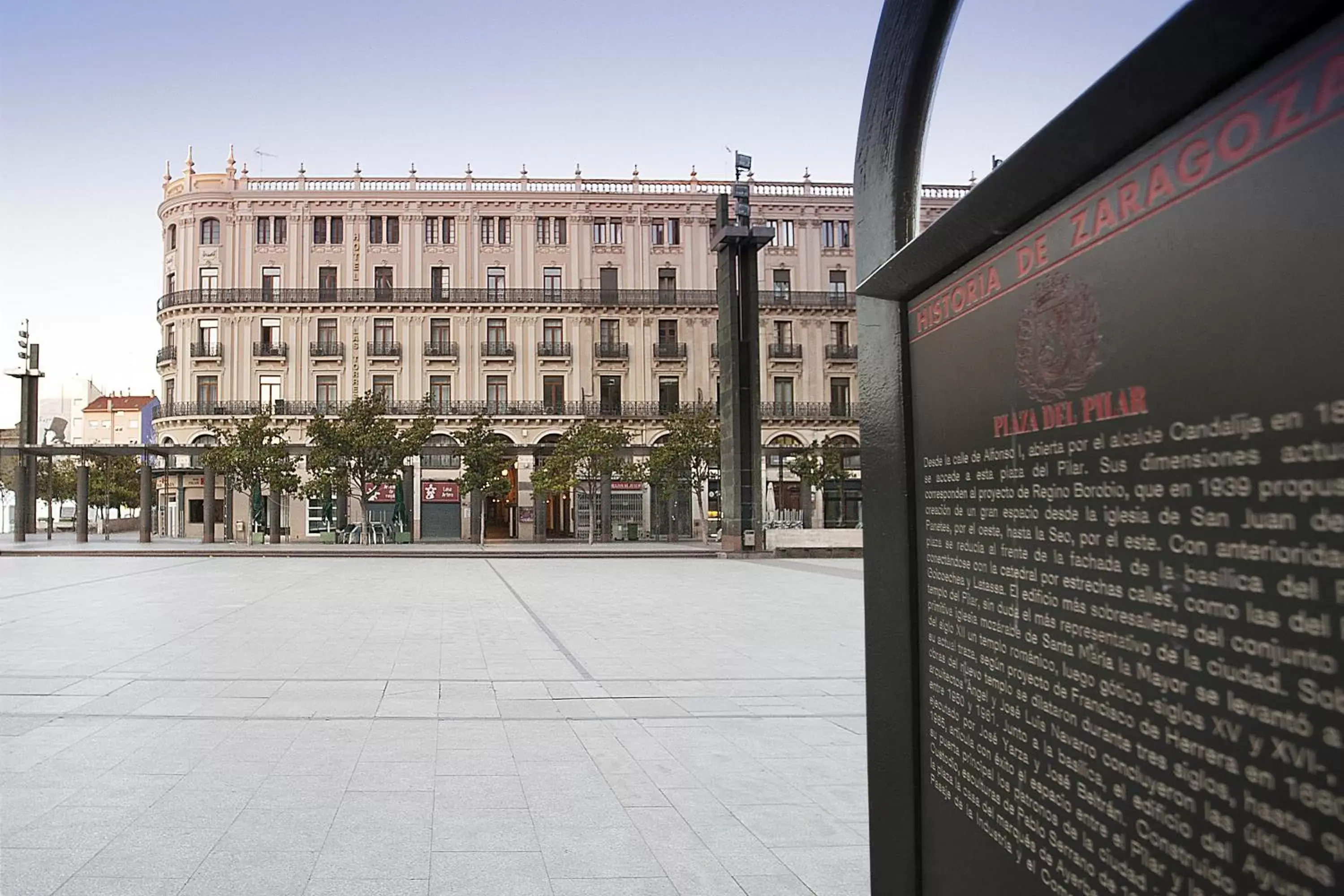 Facade/entrance, Property Building in Hotel Pilar Plaza