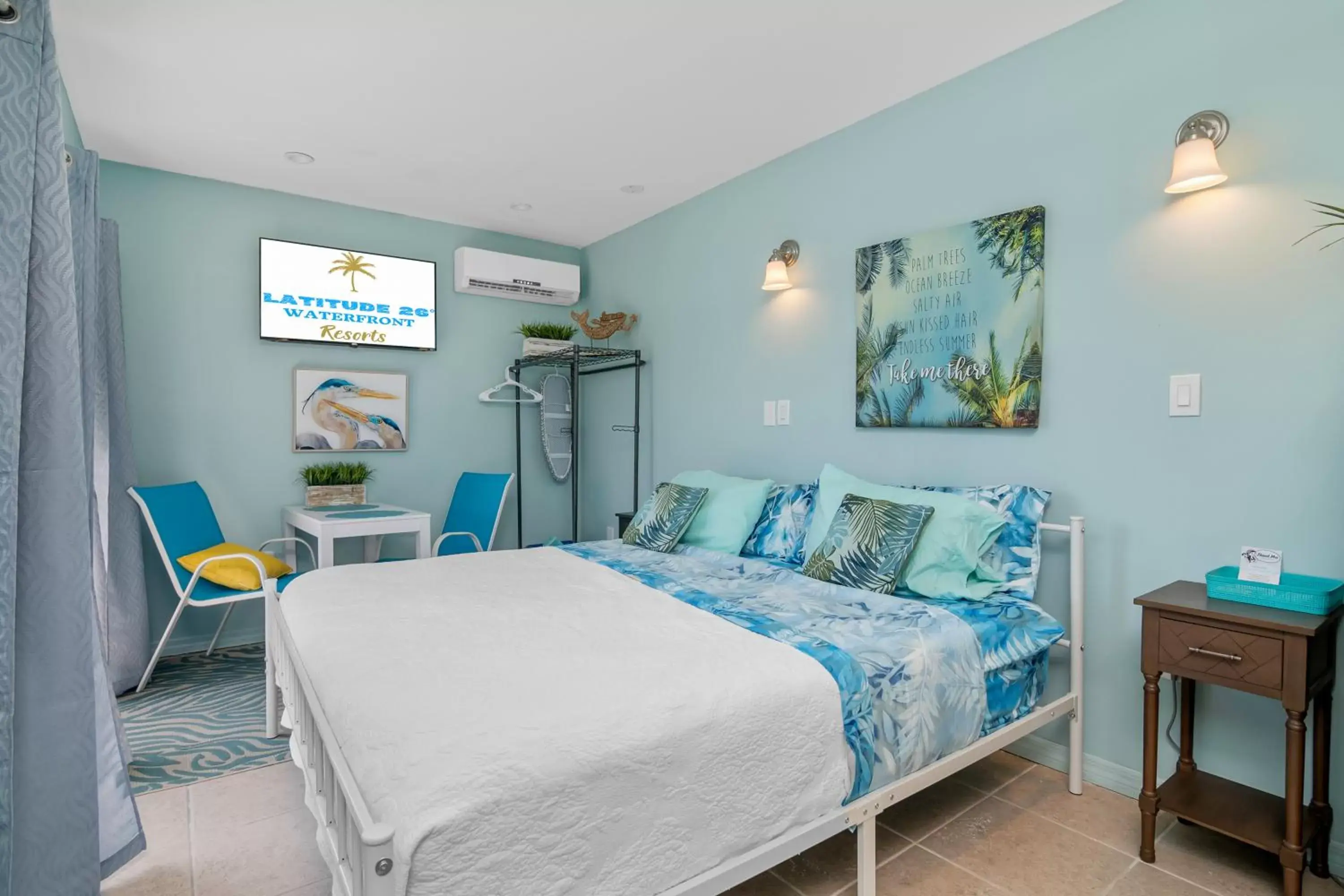 Bedroom, Bed in Latitude 26 Waterfront Boutique Resort - Bonita Springs
