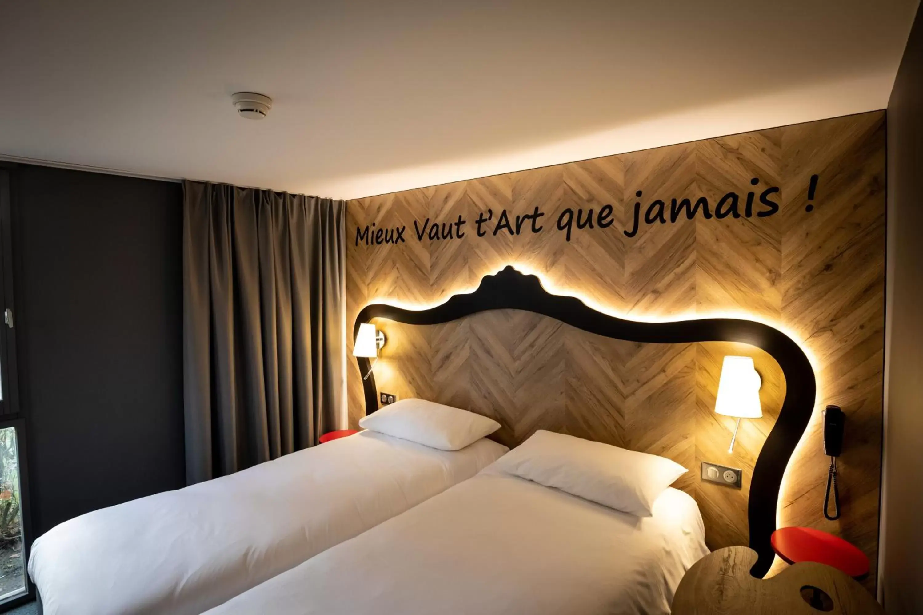 Bed in ibis Styles Douai Gare Gayant Expo