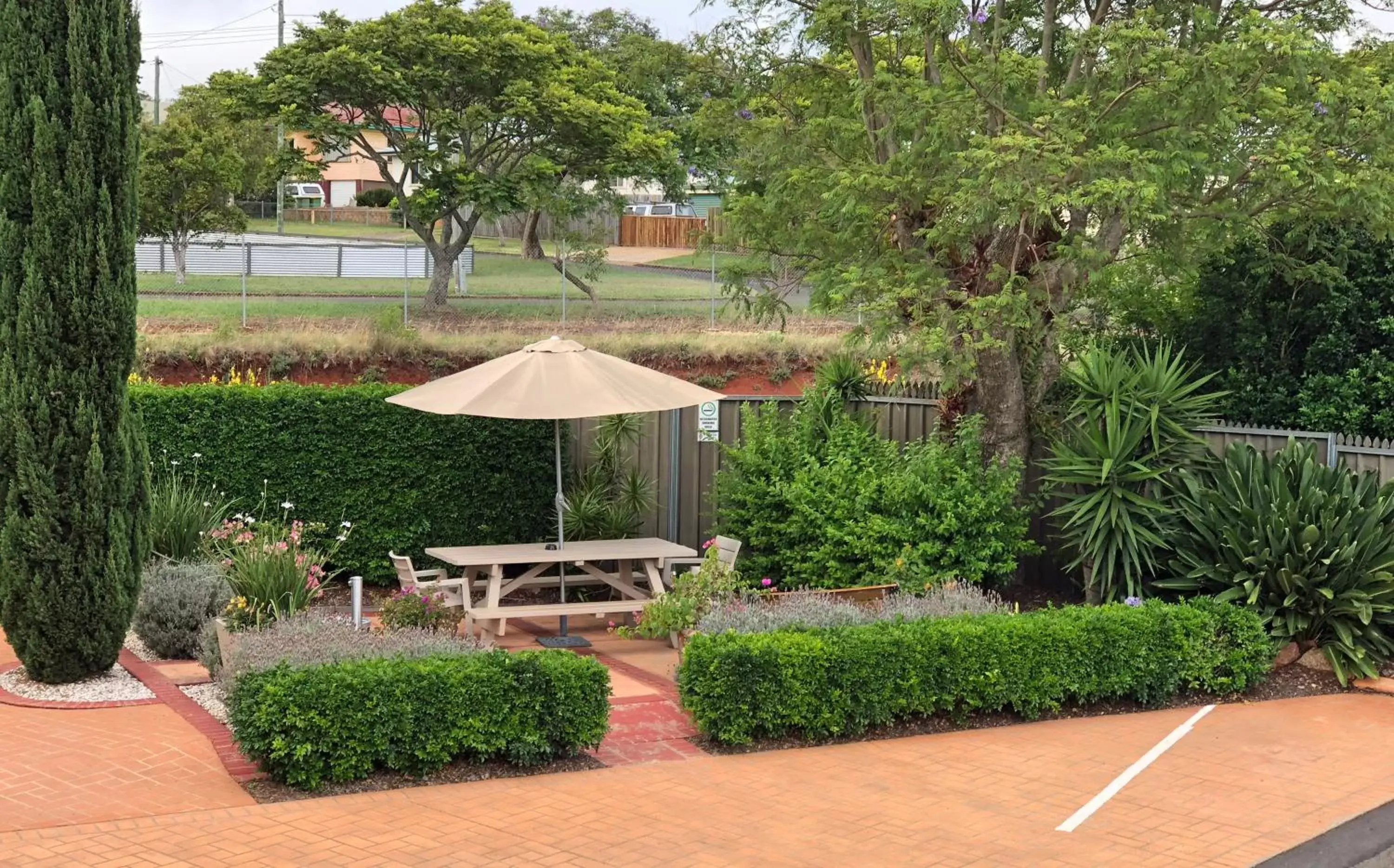 Garden in City Motor Inn