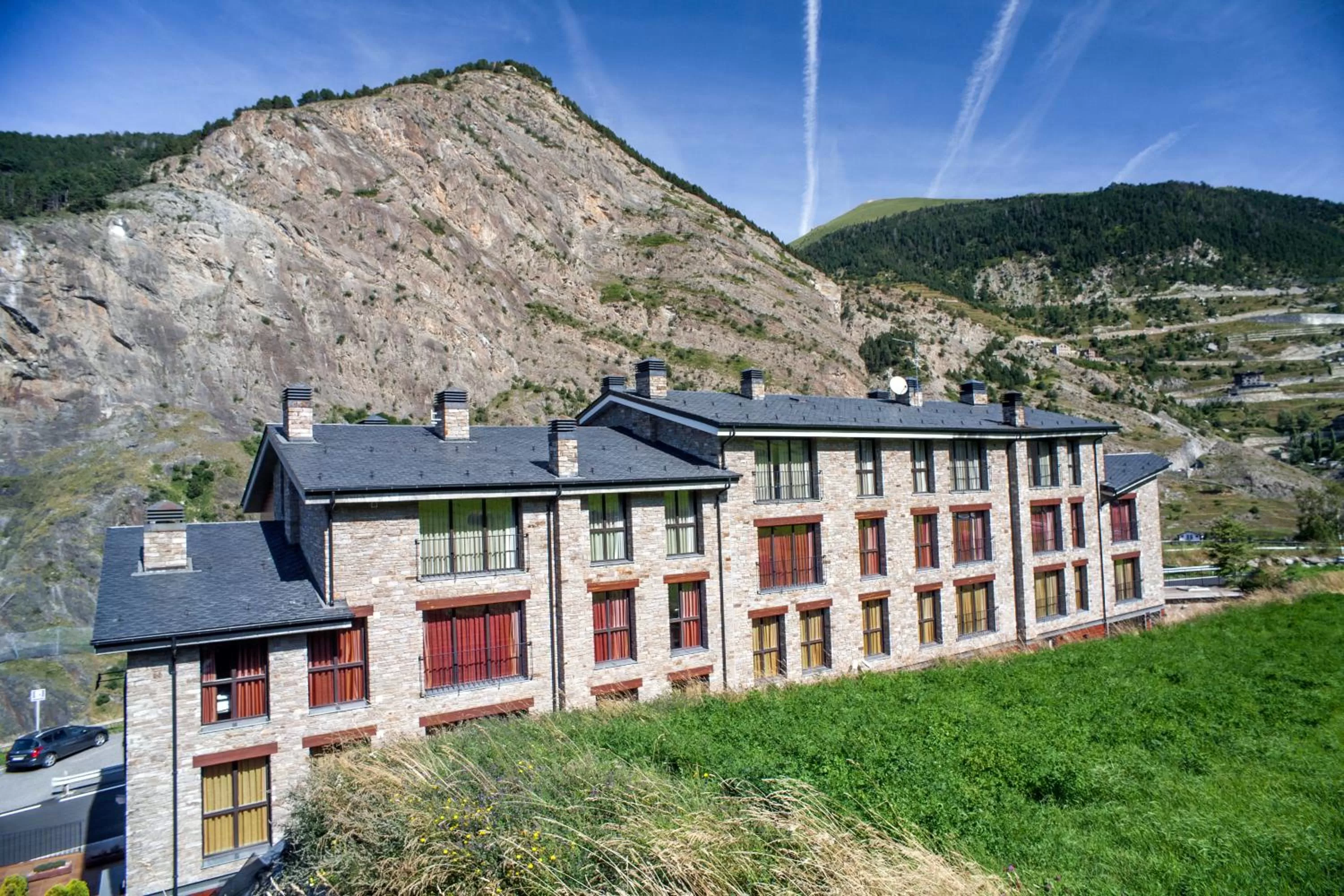 Bird's eye view in Obaga Blanca & Spa