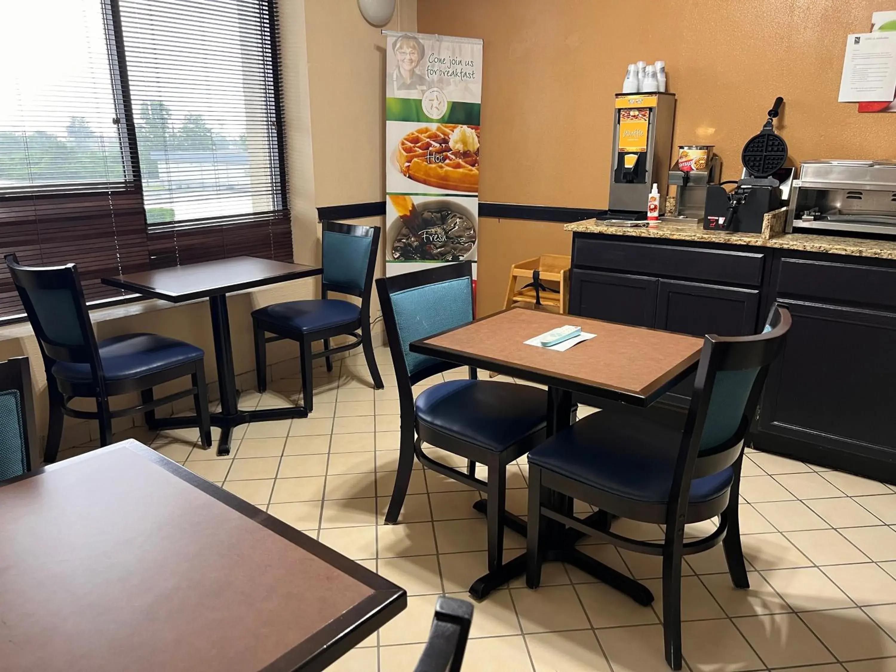 Restaurant/Places to Eat in Quality Inn Maysville