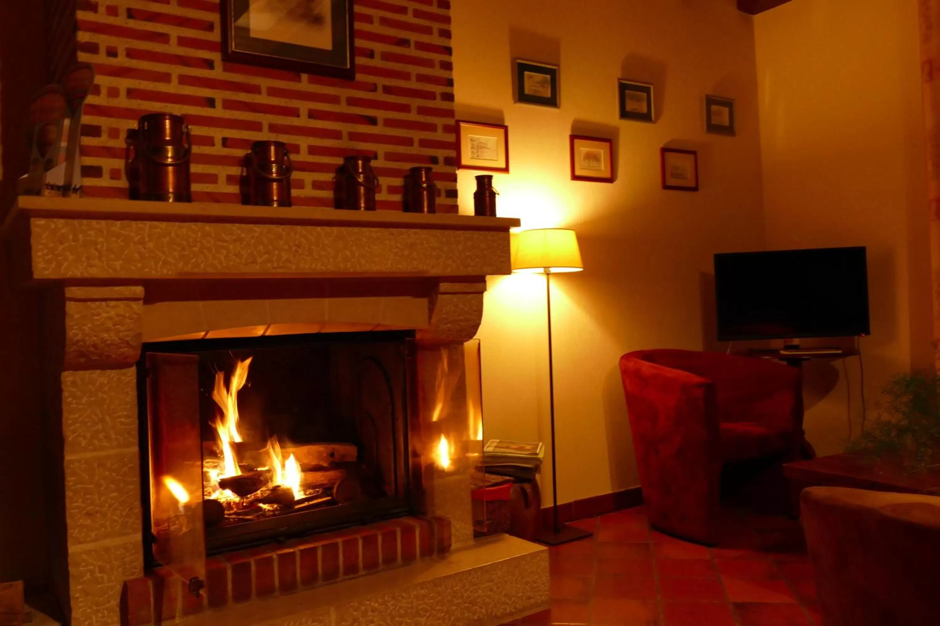 Living room, TV/Entertainment Center in Le Clos des Perraudières