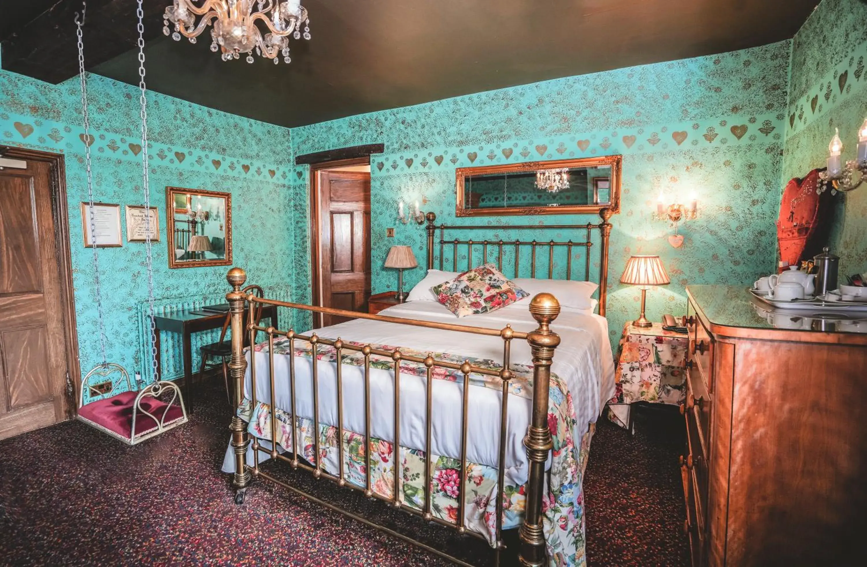 Bed in Hundred House Hotel Bed in Hundred House Hotel