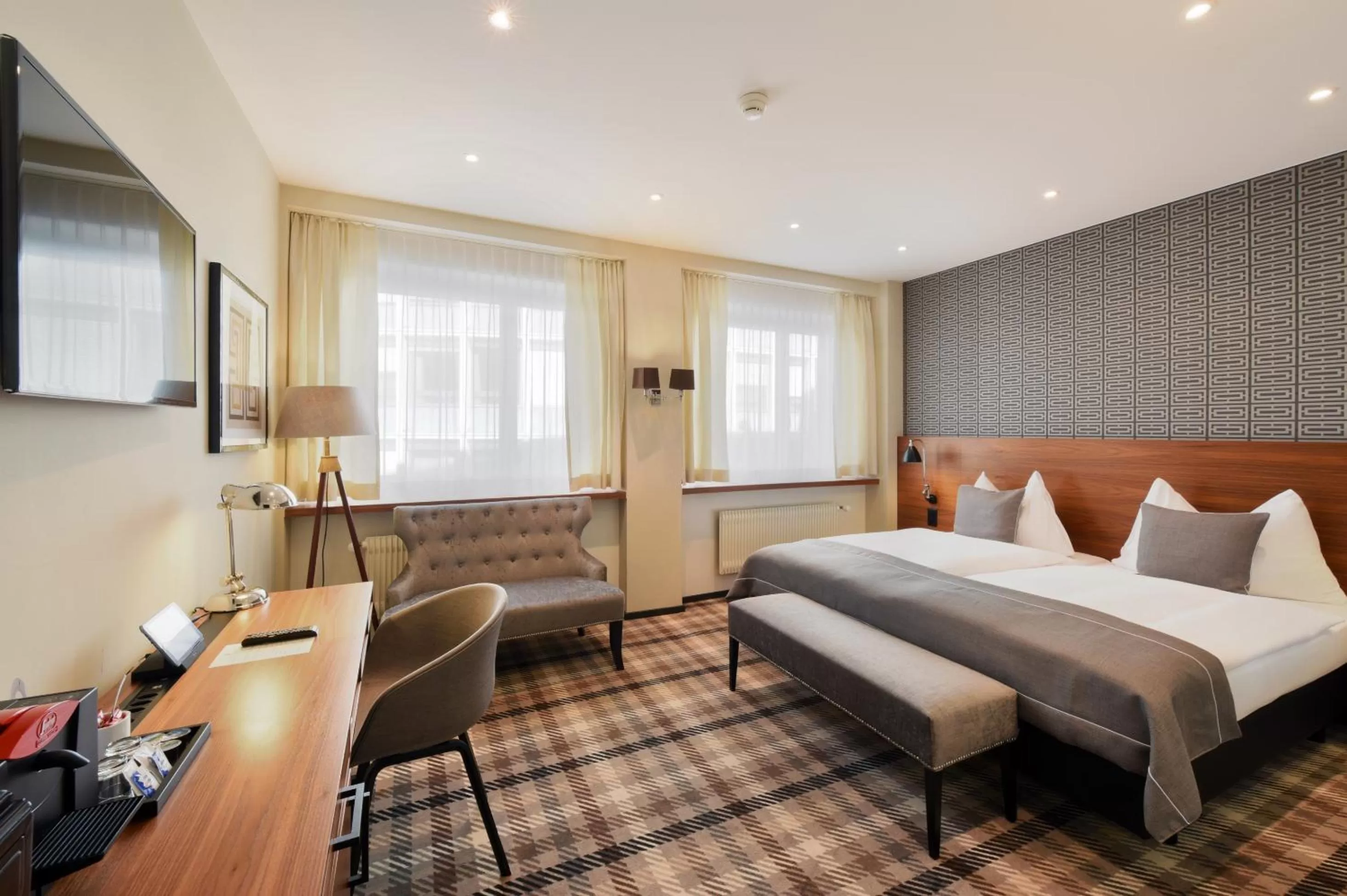 Photo of the whole room, Bed in Hotel City Zürich Design & Lifestyle