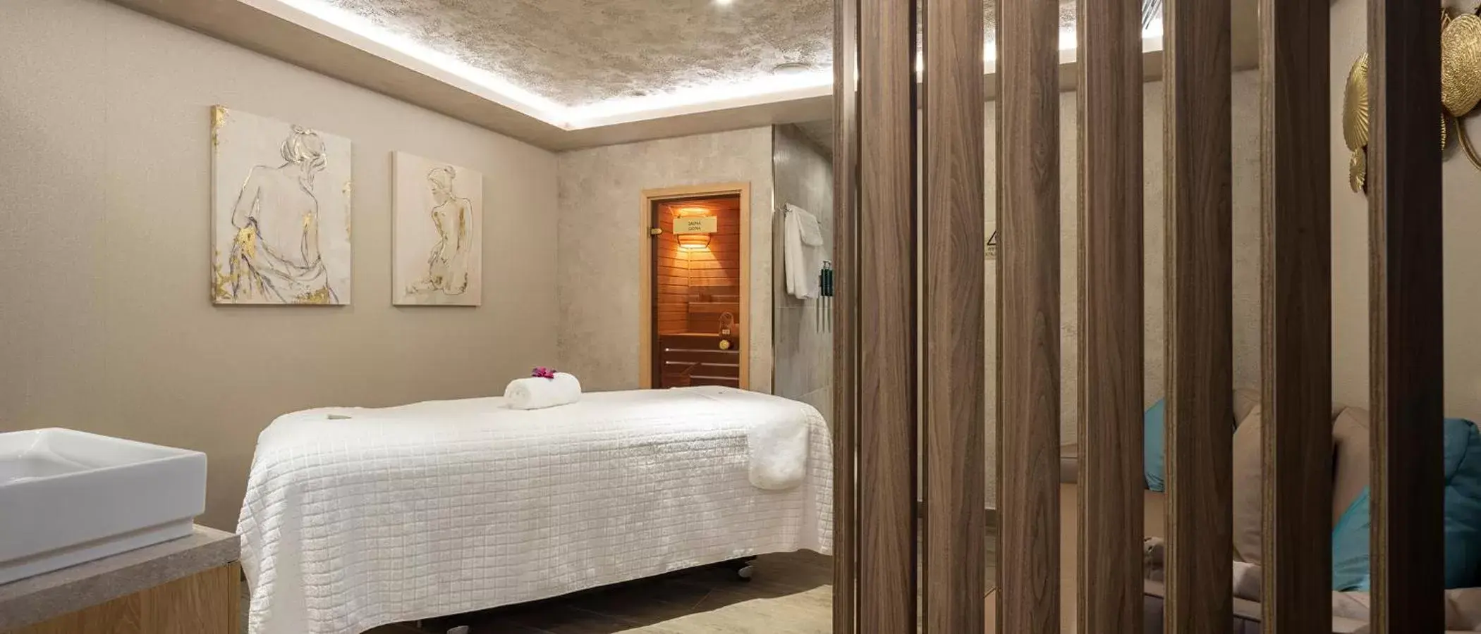 Spa and wellness centre/facilities, Bed in Doubletree By Hilton Plovdiv Center Spa and wellness centre/facilities, Bed in Doubletree By Hilton Plovdiv Center