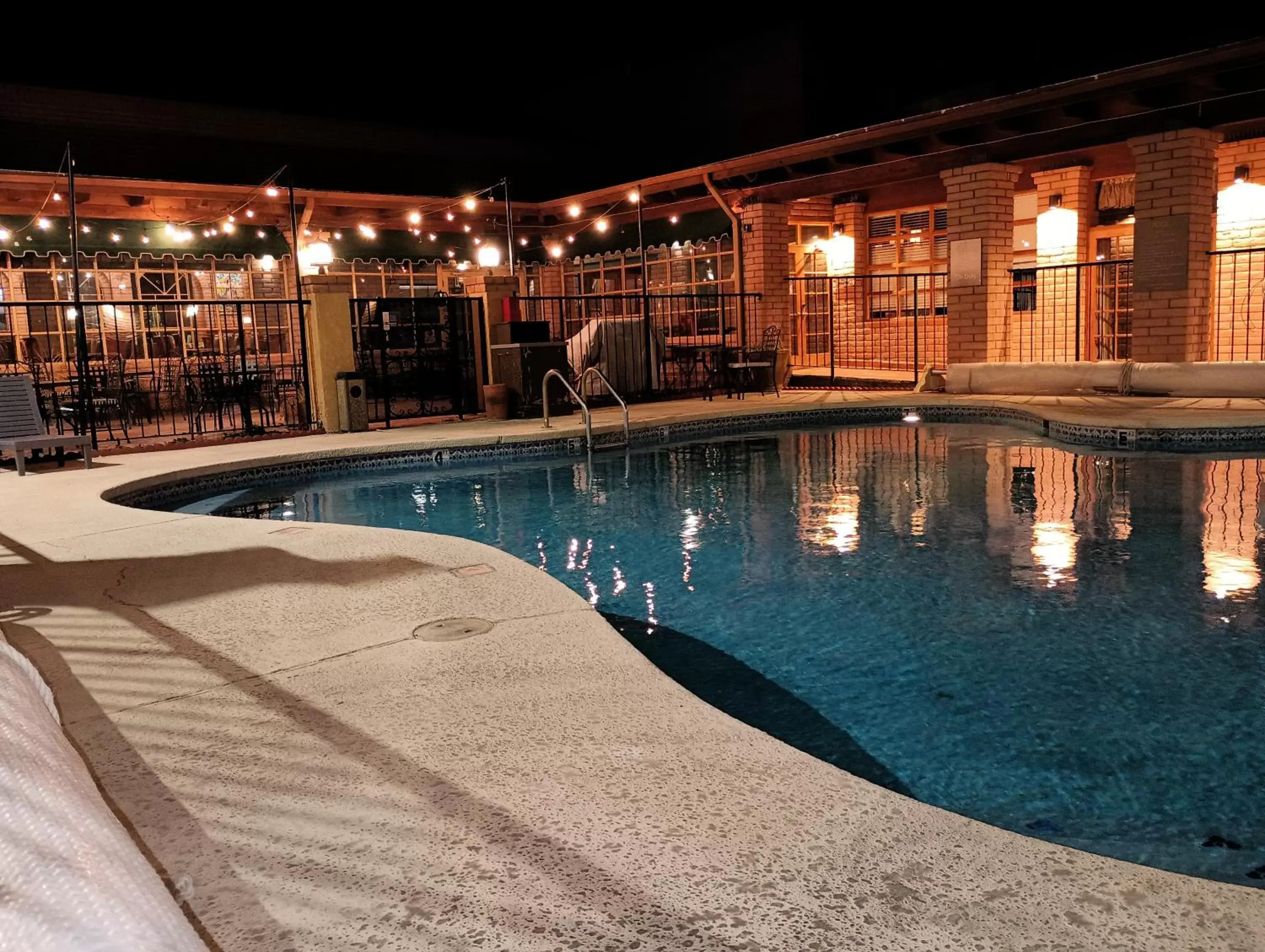 Swimming Pool in Sierra Suites Boutique Hotel