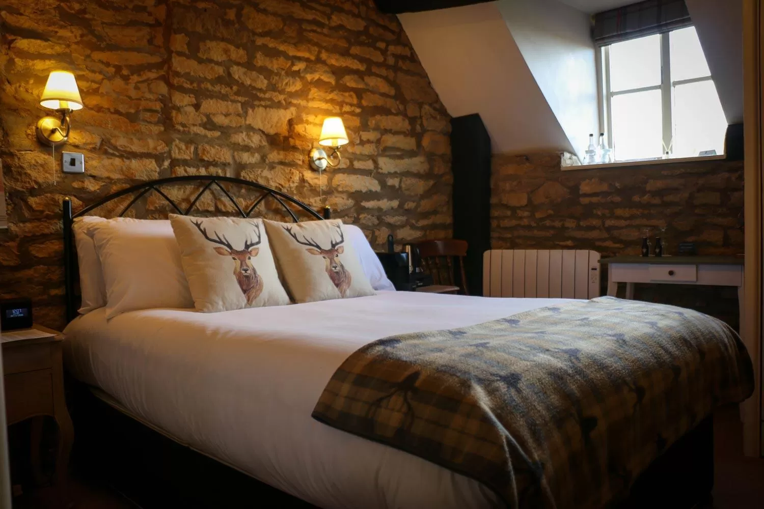 Bedroom in The Horse & Groom