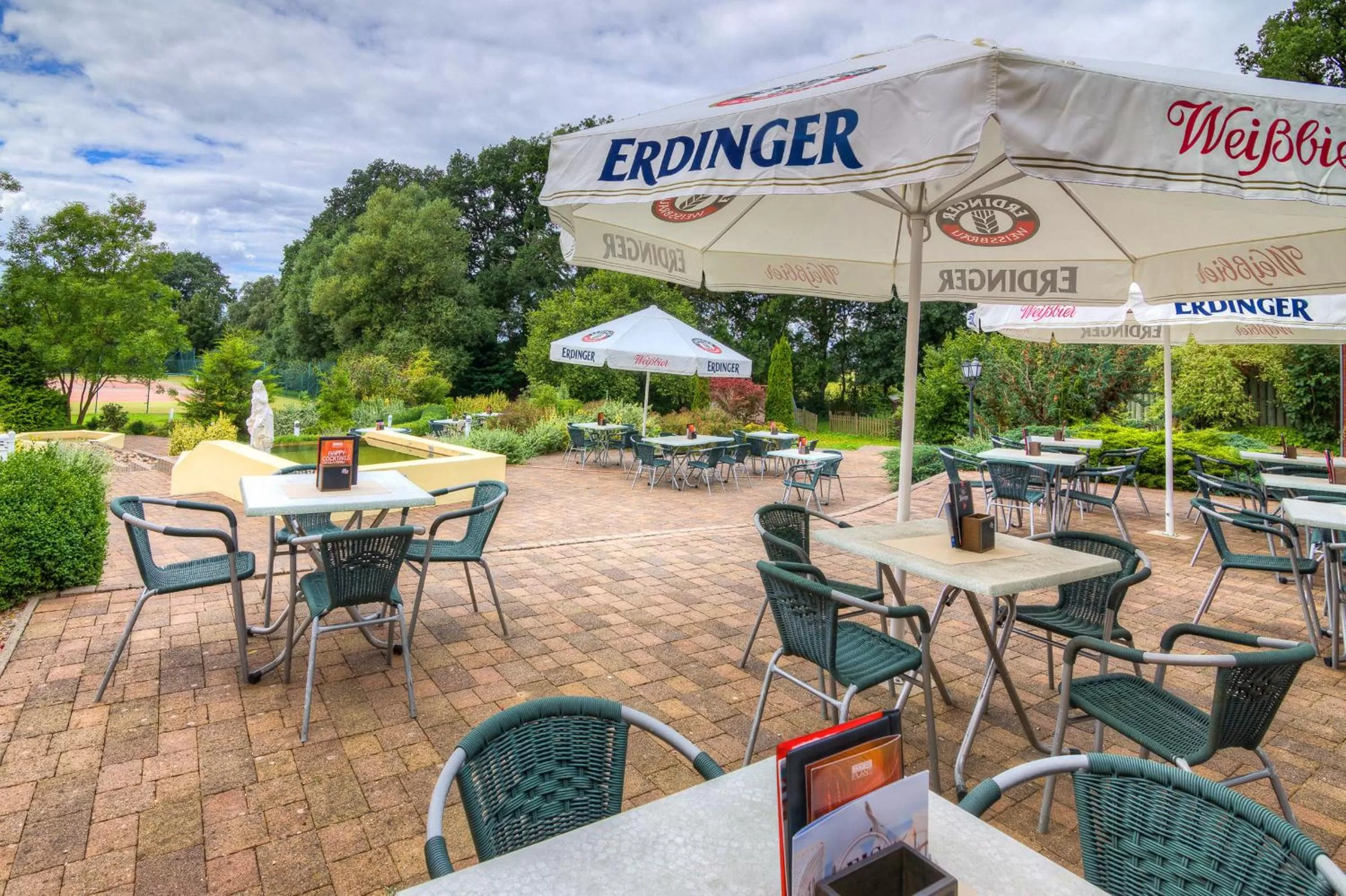 Restaurant/places to eat in Sport- & Vital-Resort Neuer Hennings Hof