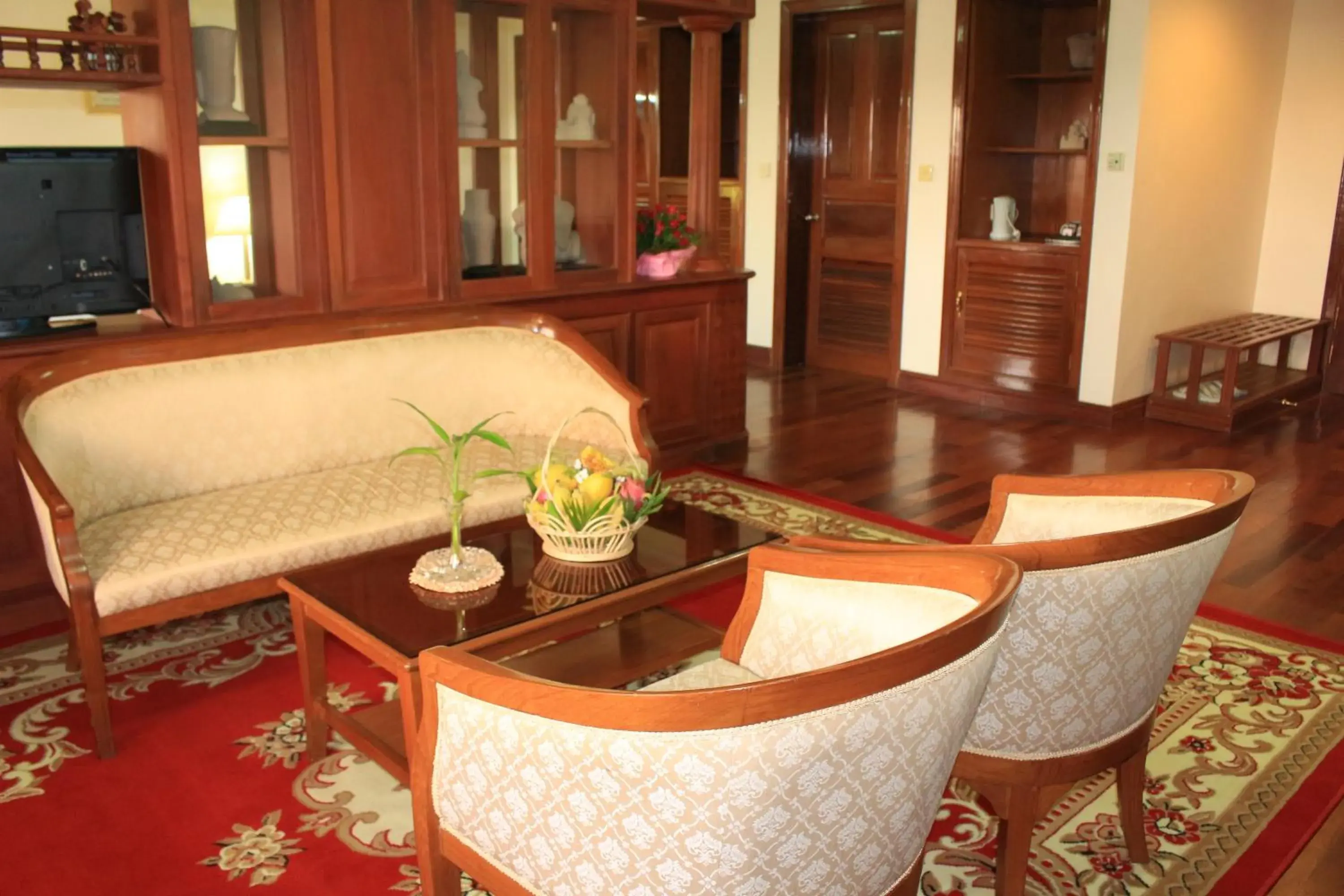 Bed, Seating Area in City Angkor Hotel