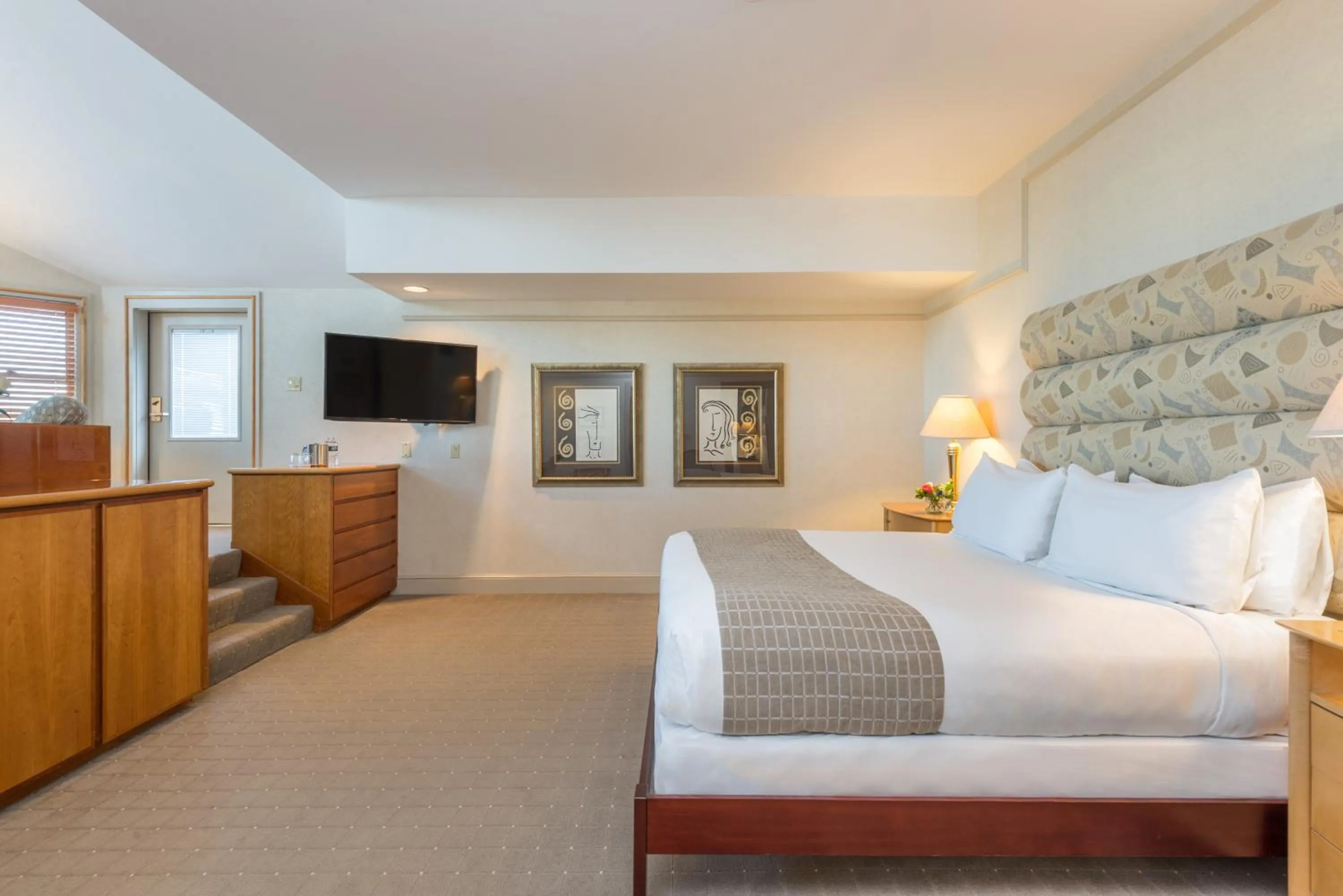 Bed in Breakwater Inn