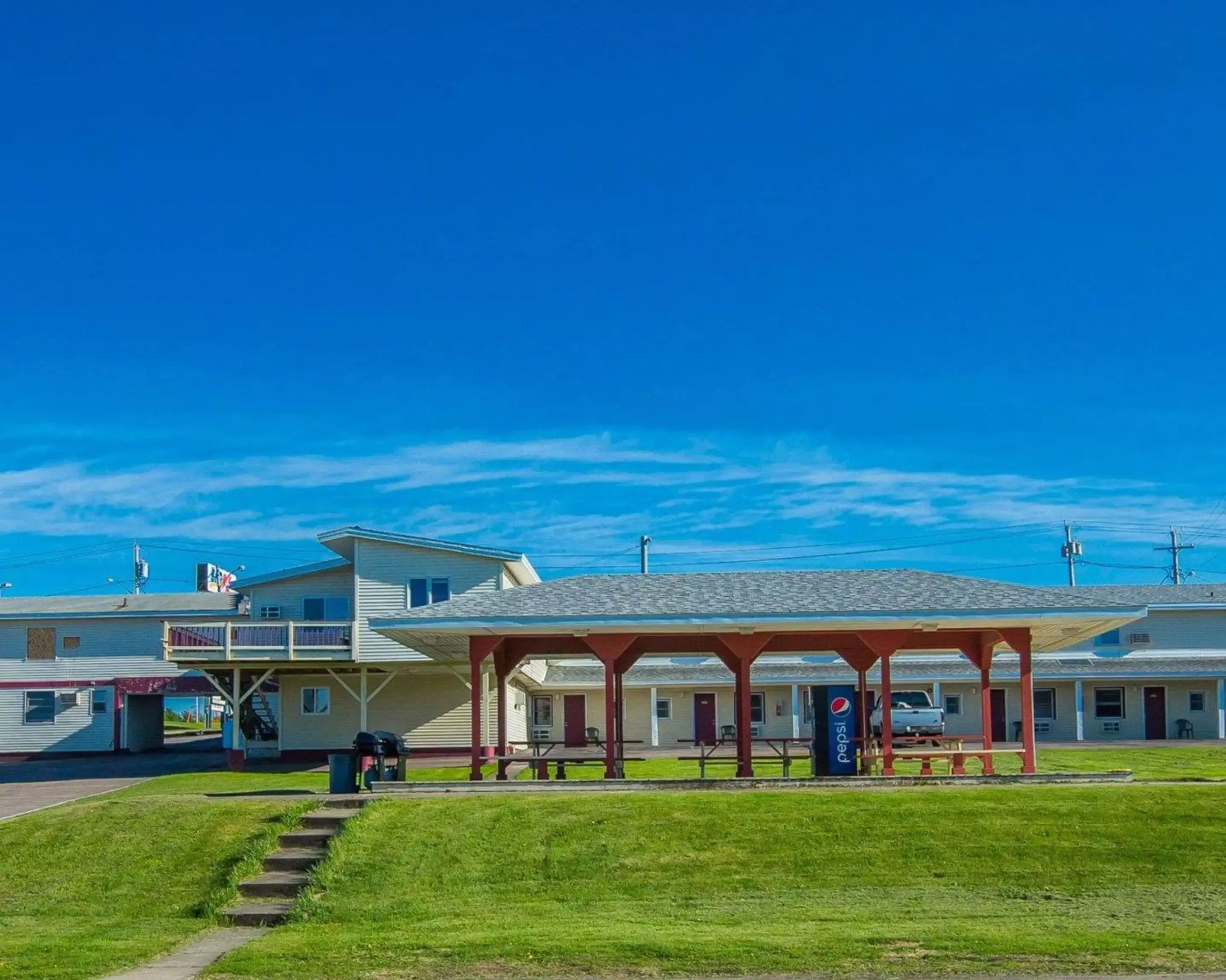 Property building in Malone Inn Property building in Malone Inn