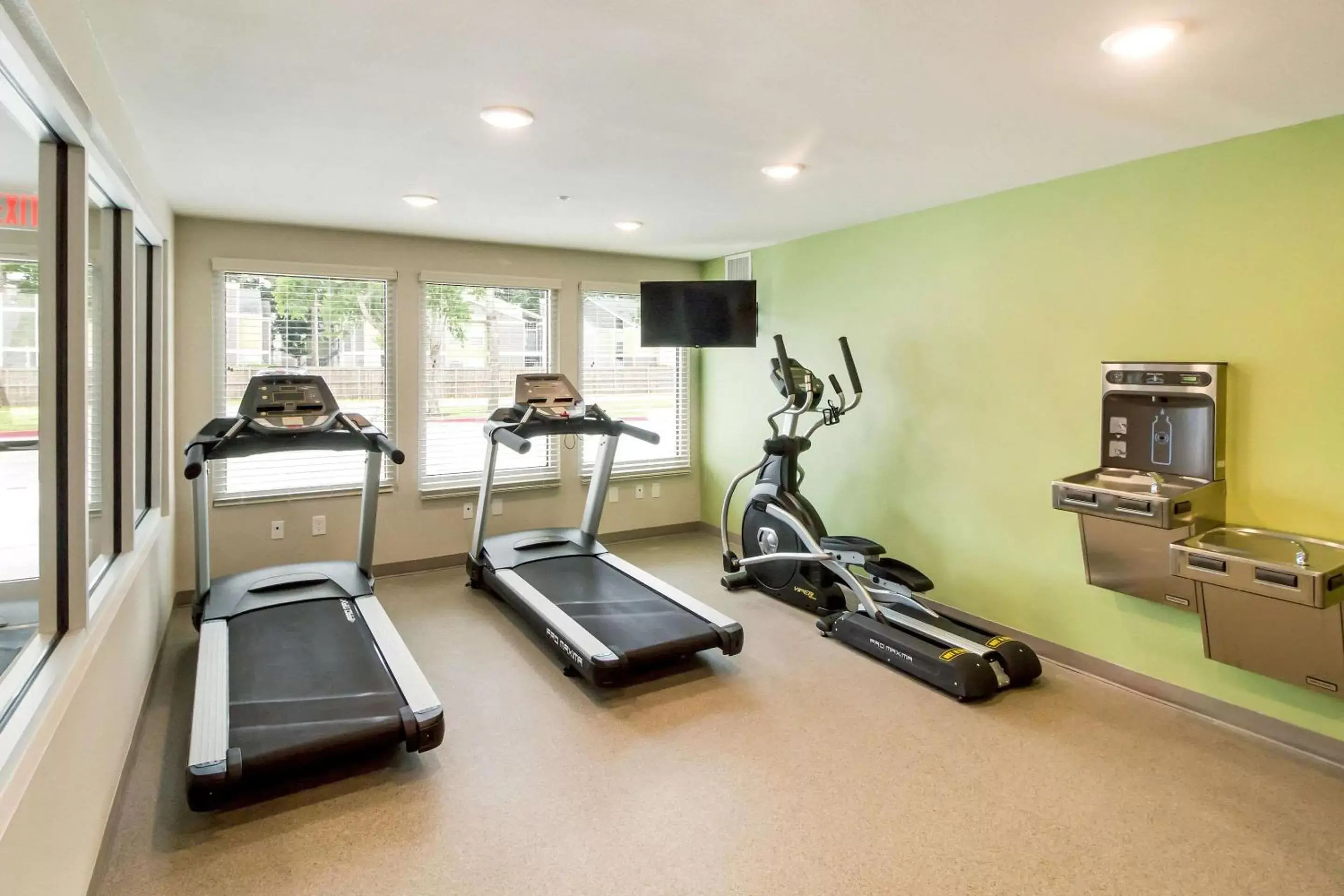 Fitness centre/facilities, Fitness Center/Facilities in WoodSpring Suites Lake Jackson