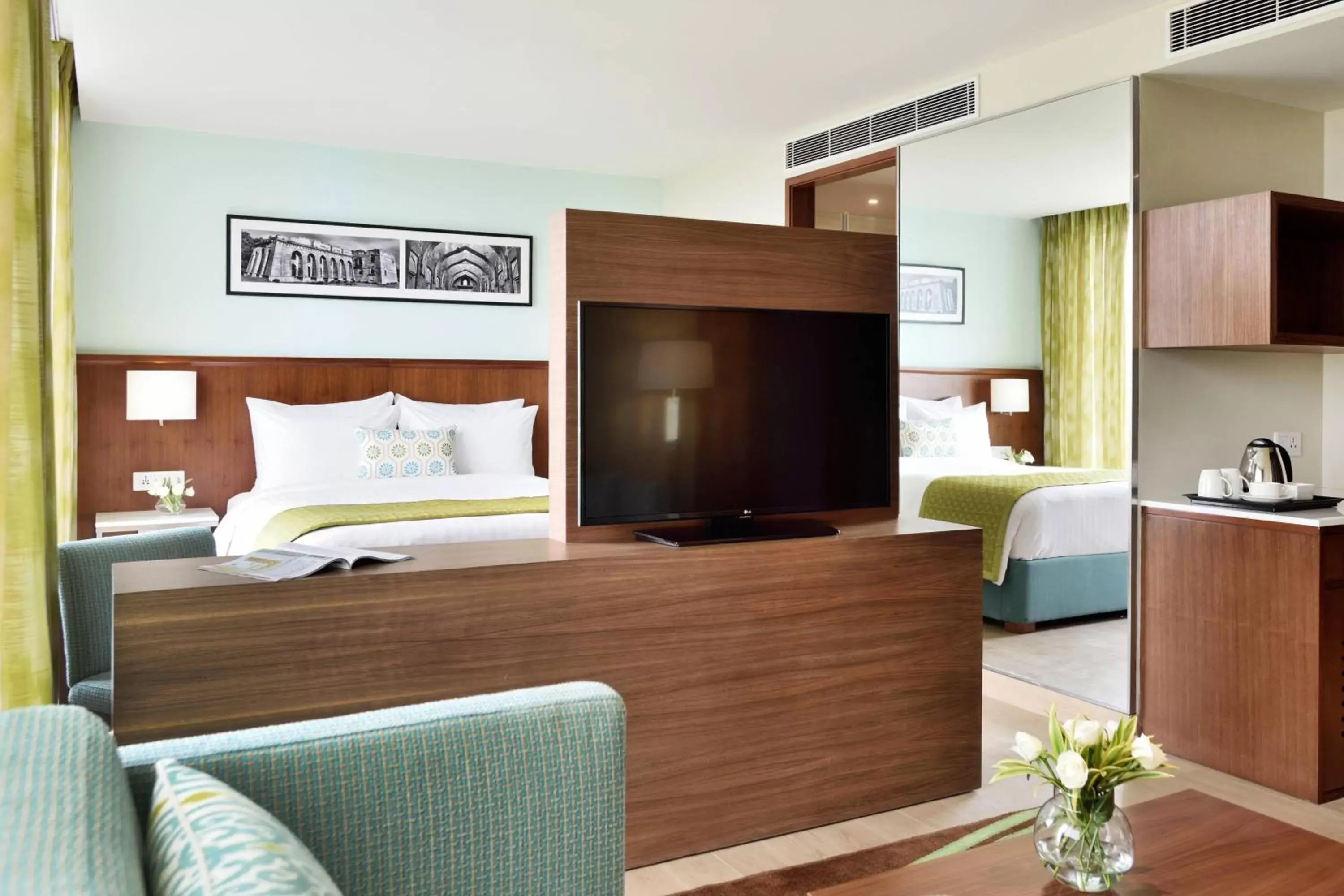 Photo of the whole room, Bed in Fairfield by Marriott Indore