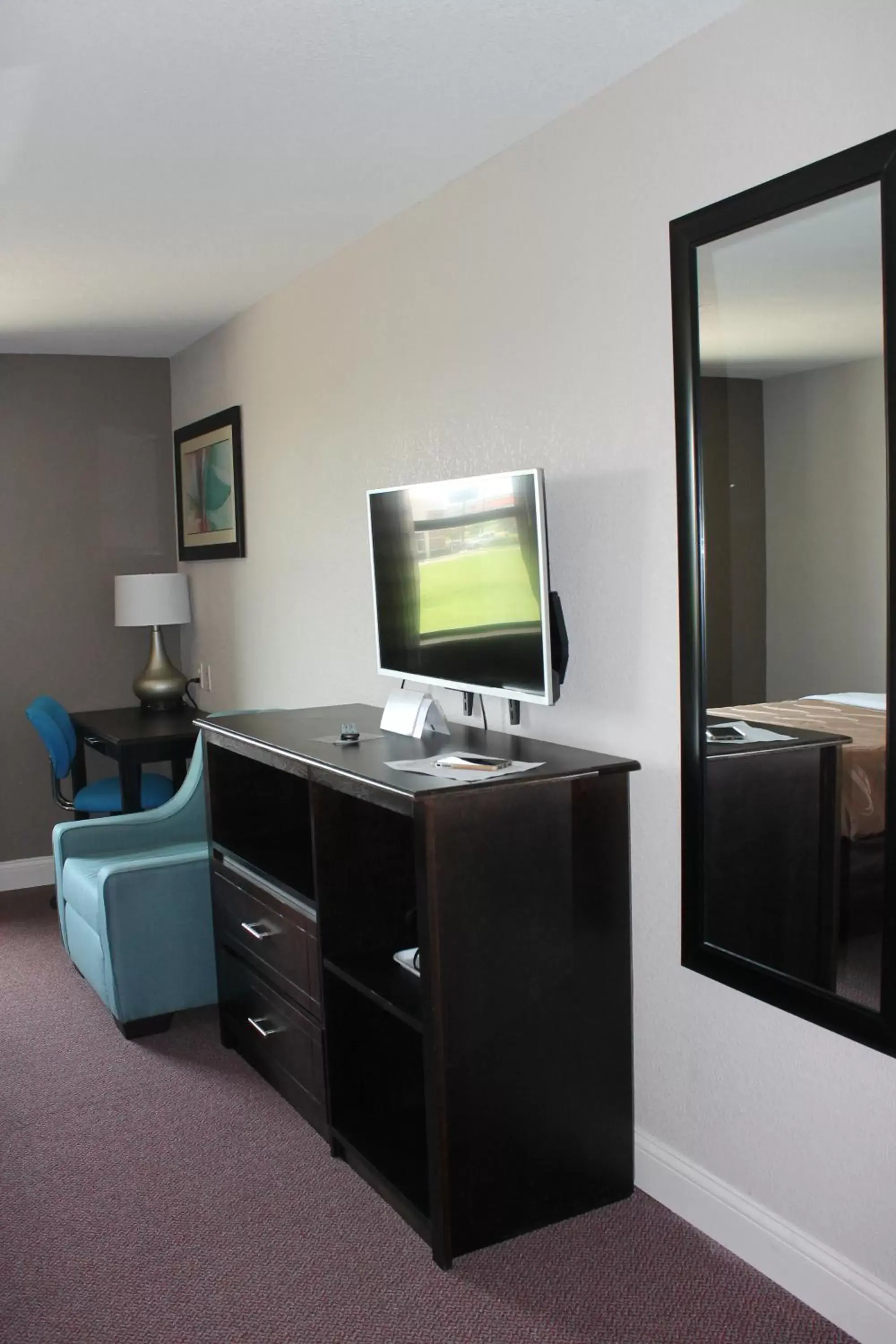 Bed in Quality Inn & Suites Port Arthur - Nederland Bed in Quality Inn & Suites Port Arthur - Nederland