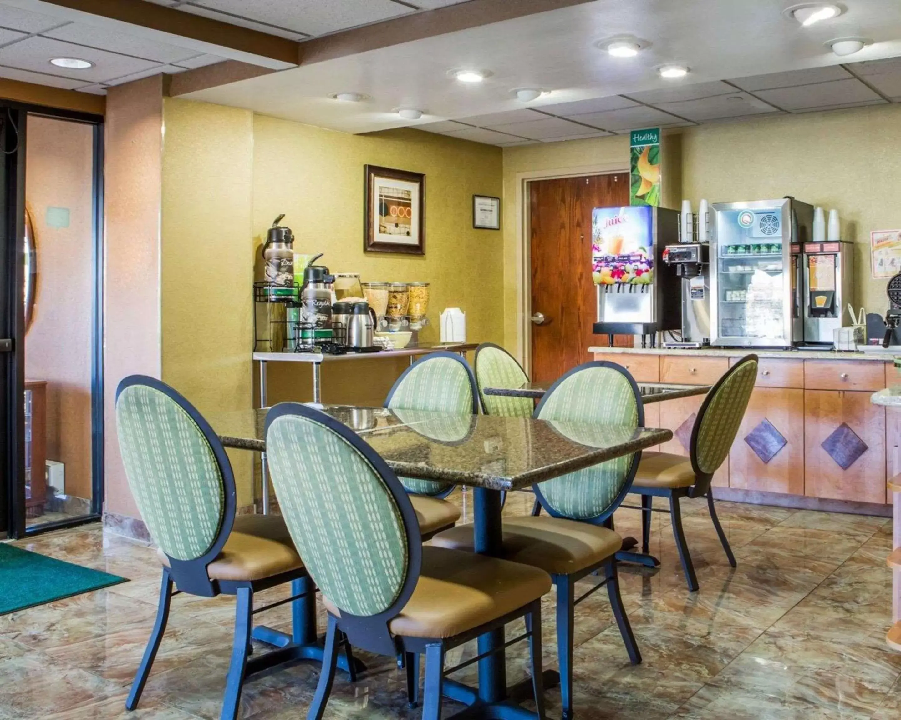 Restaurant/Places to Eat in Quality Inn Vineland – Millville