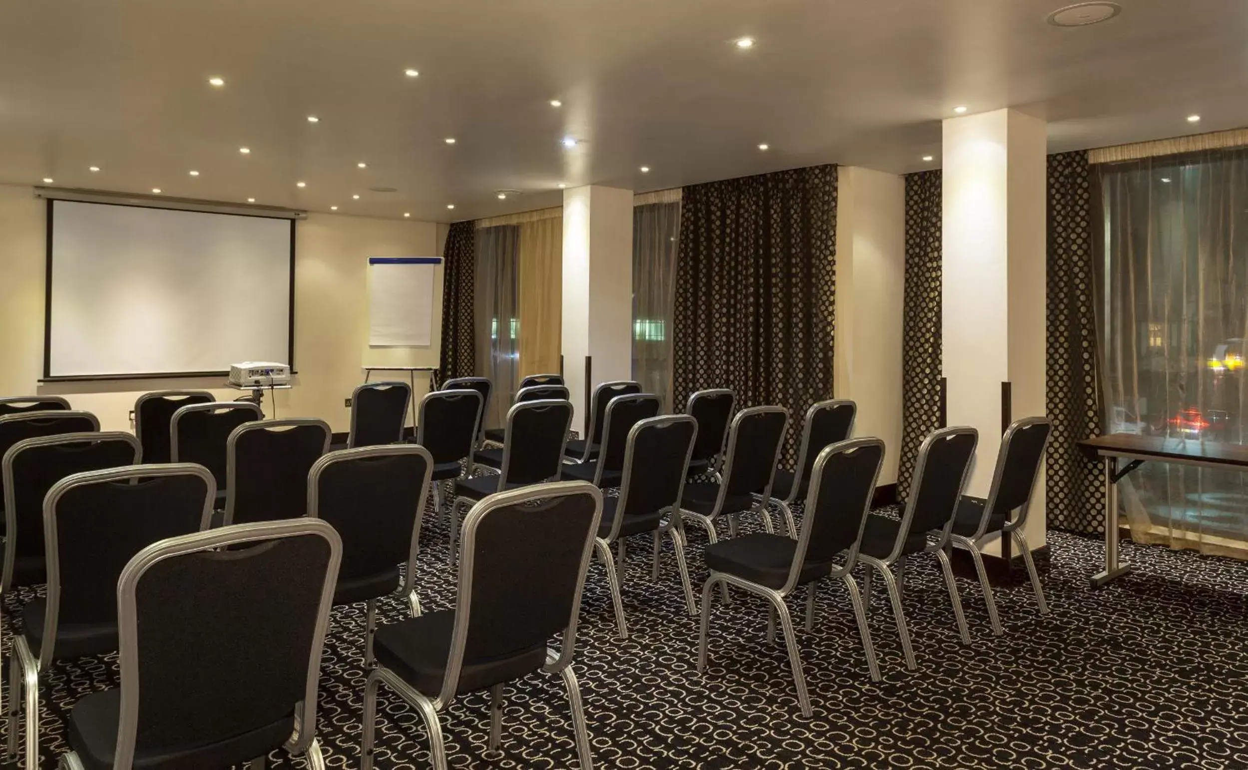 Meeting/conference room in Park Grand London Heathrow