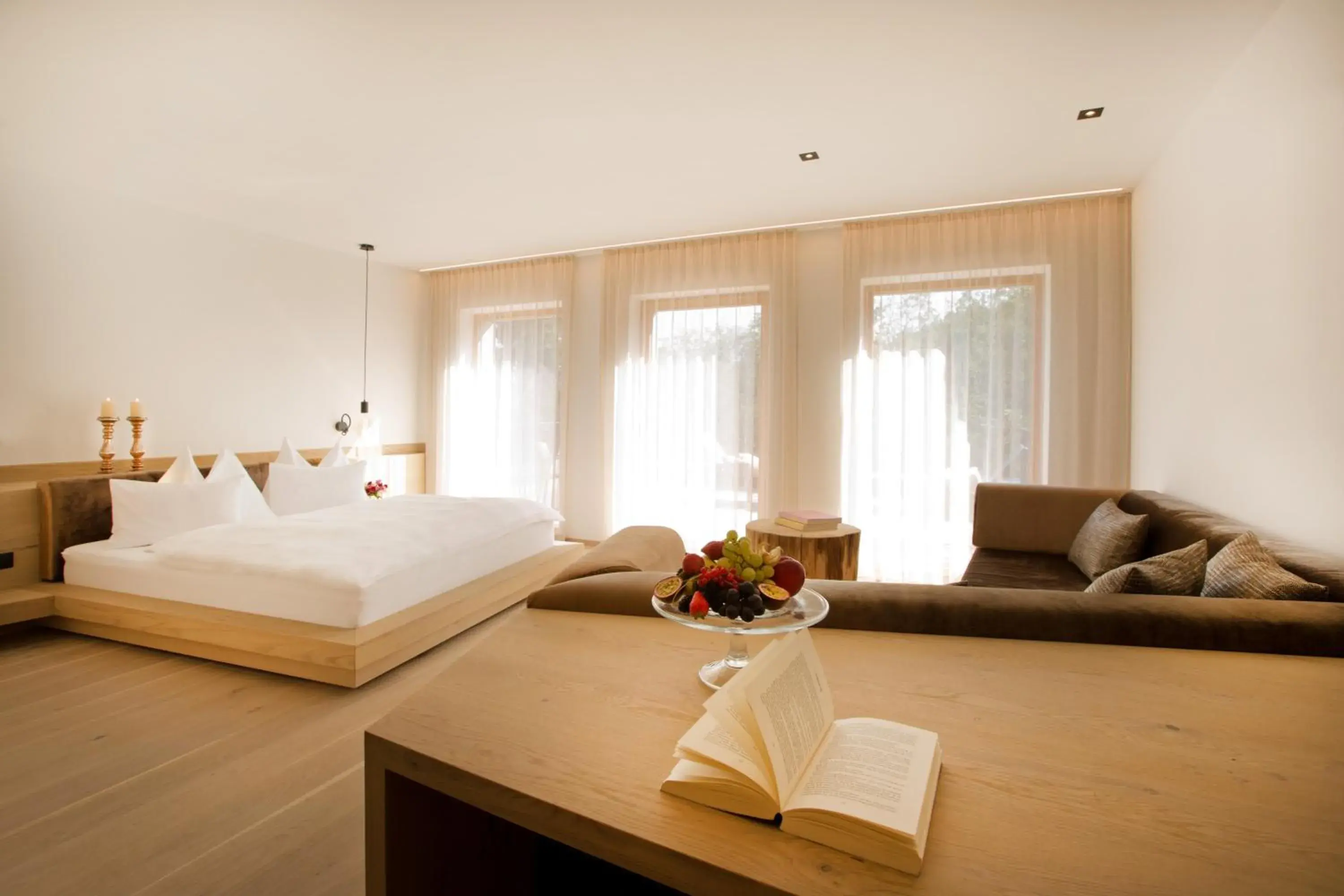 Photo of the whole room, Bed in Minglers Sportalm - Das Gourmet- und Genießerhotel