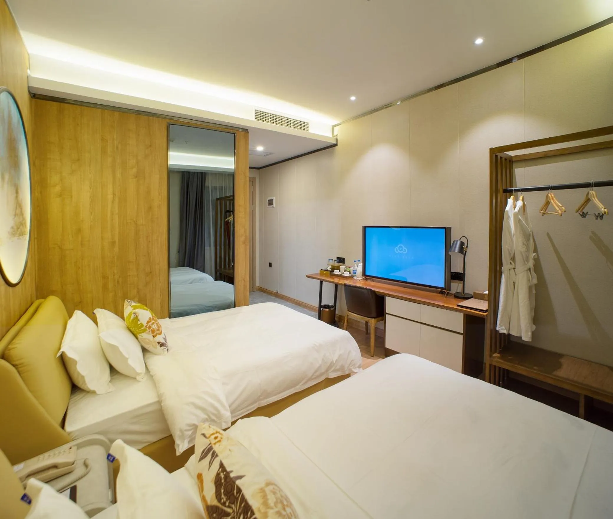 TV and multimedia in Guangzhou Nuomo International Hotel-Canton Fair Free Shuttle Bus