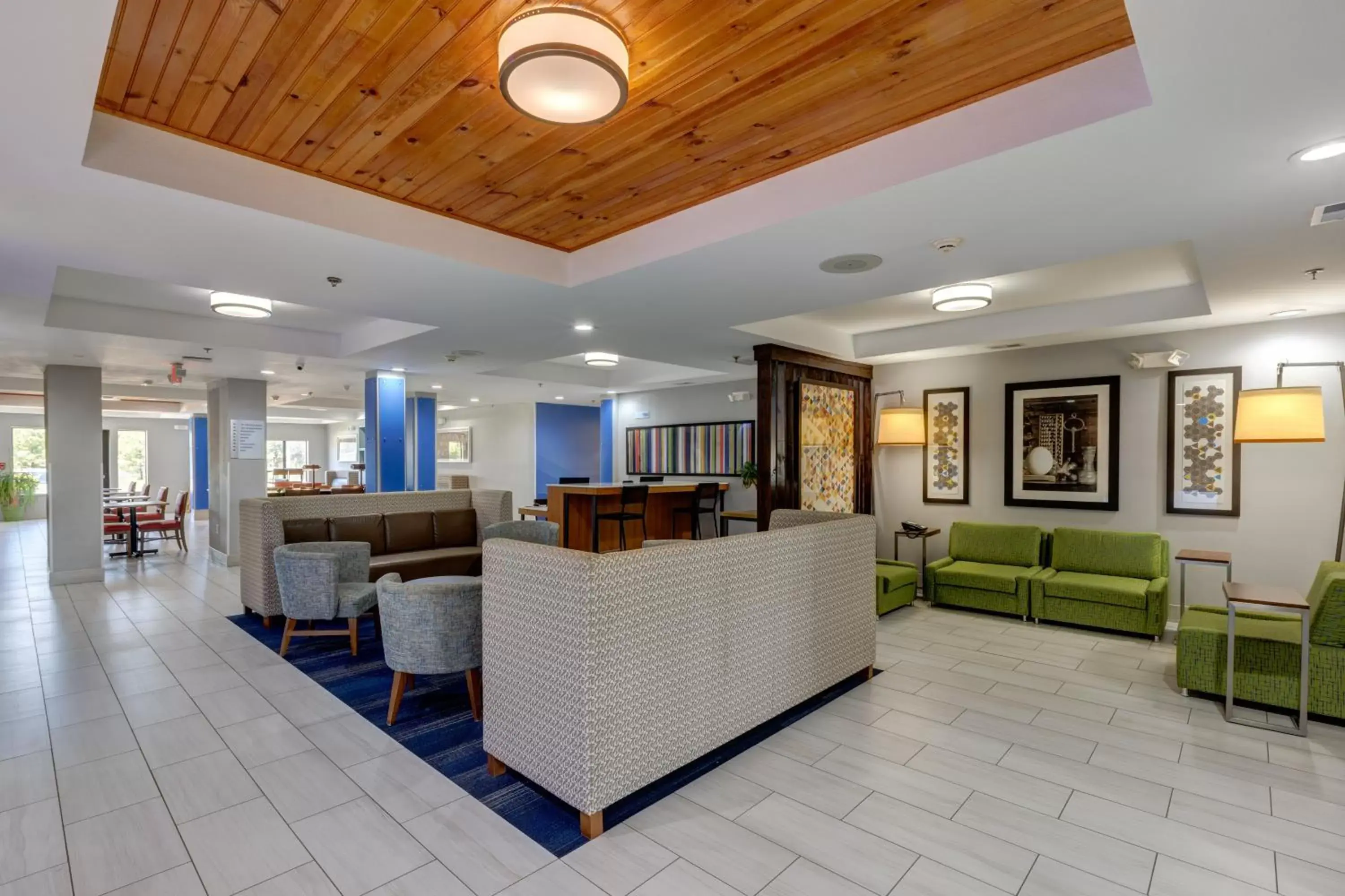 Property building, Lobby/Reception in Holiday Inn Express Hotel & Suites Shelbyville, an IHG Hotel