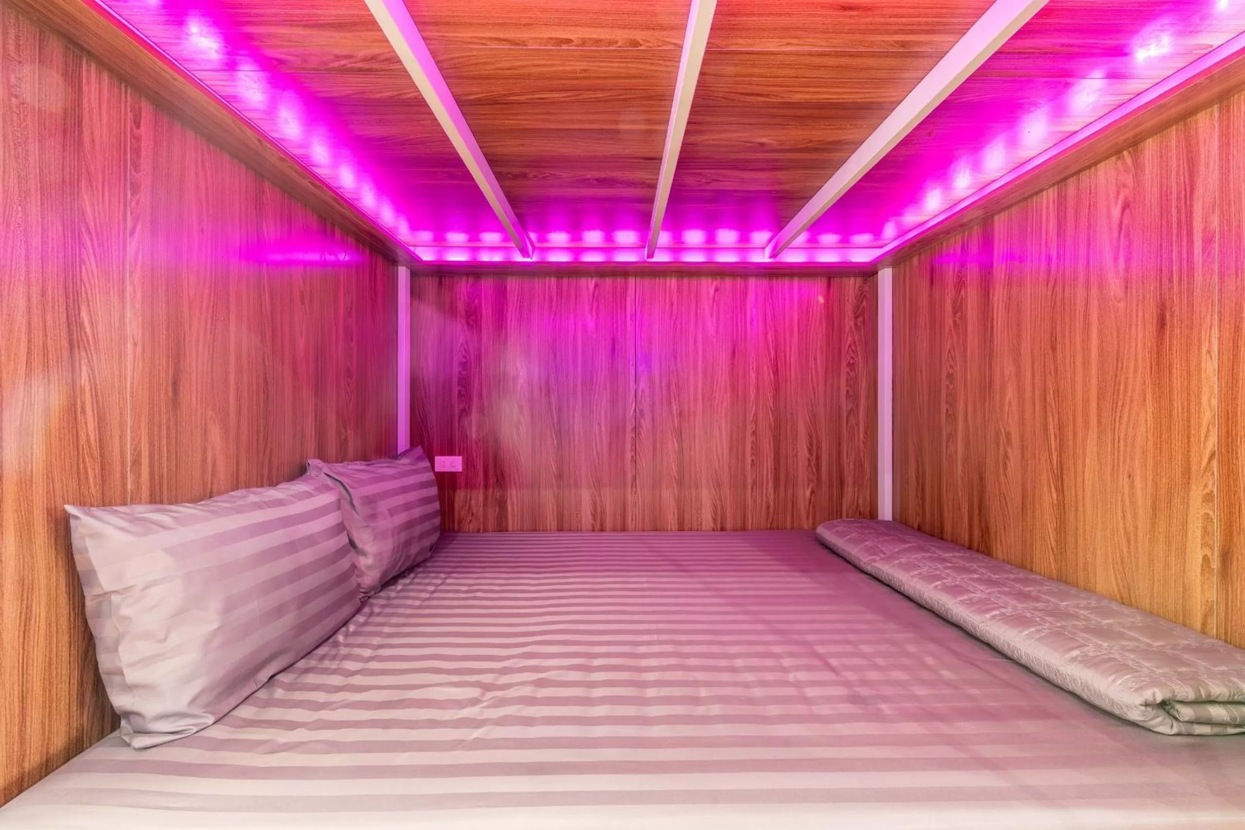 Bed in TAM COC SUNSHINE HOTEL