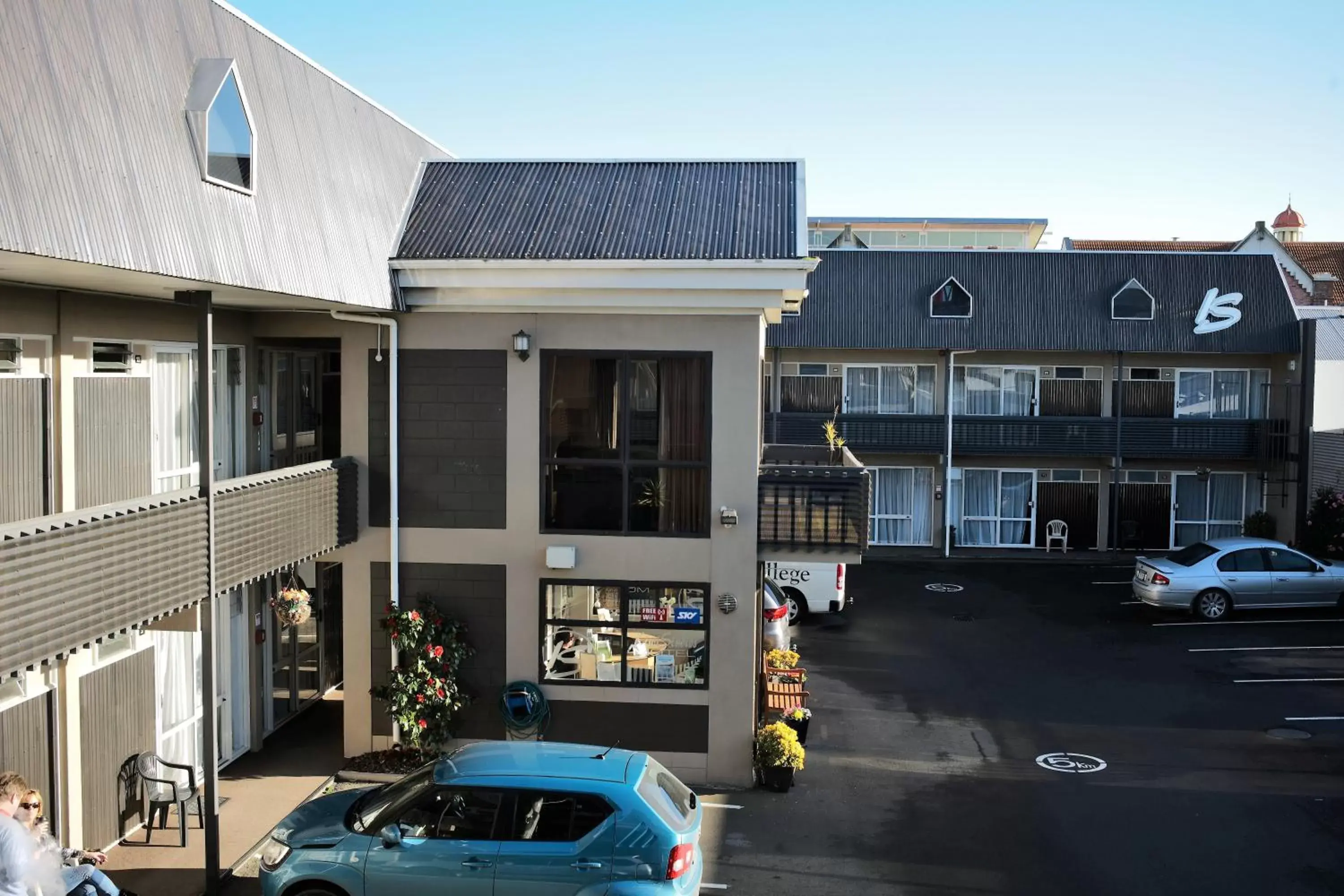 Garden view, Property Building in Kiwi Studios Motel