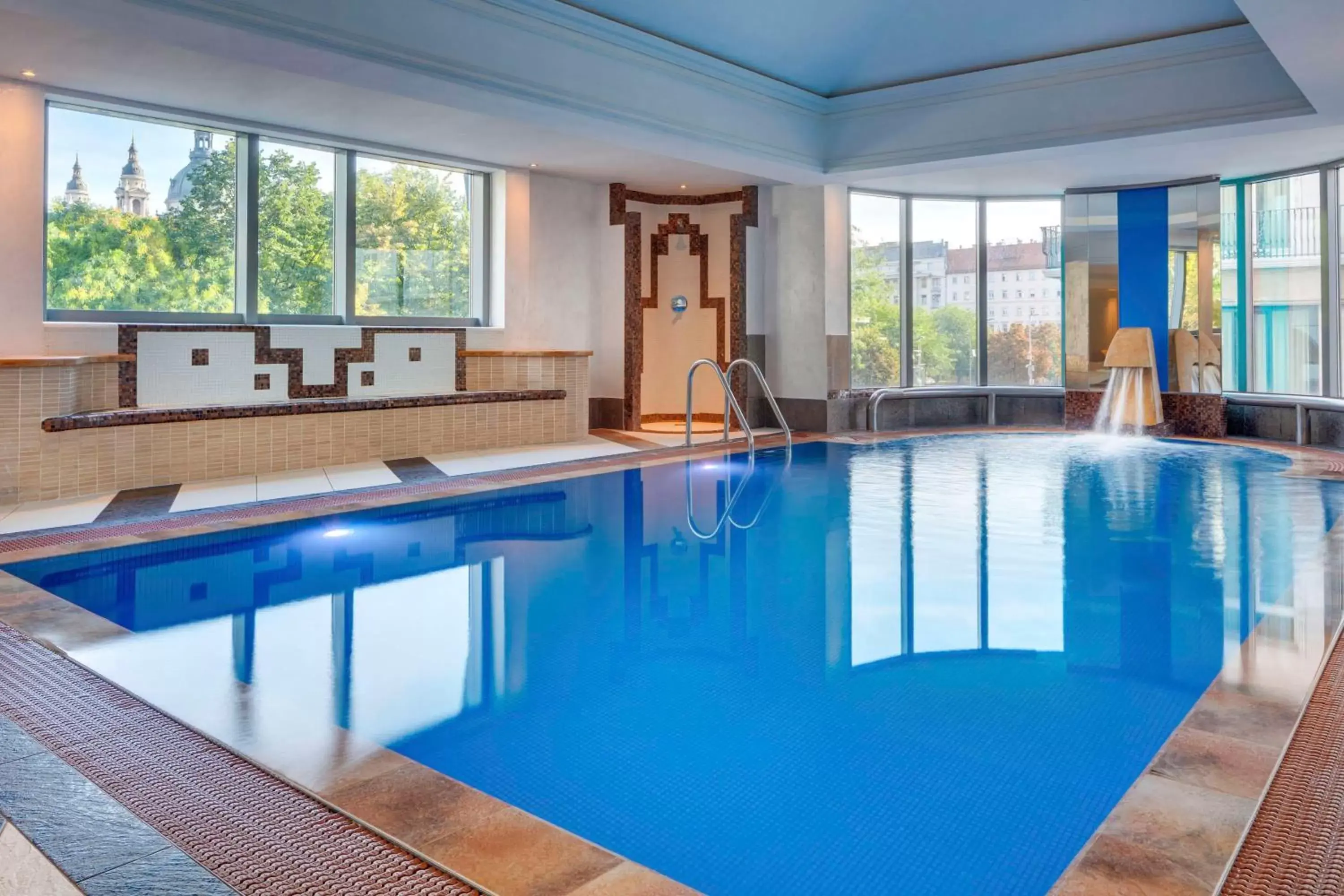 Pool view, Swimming Pool in Kempinski Hotel Corvinus Budapest