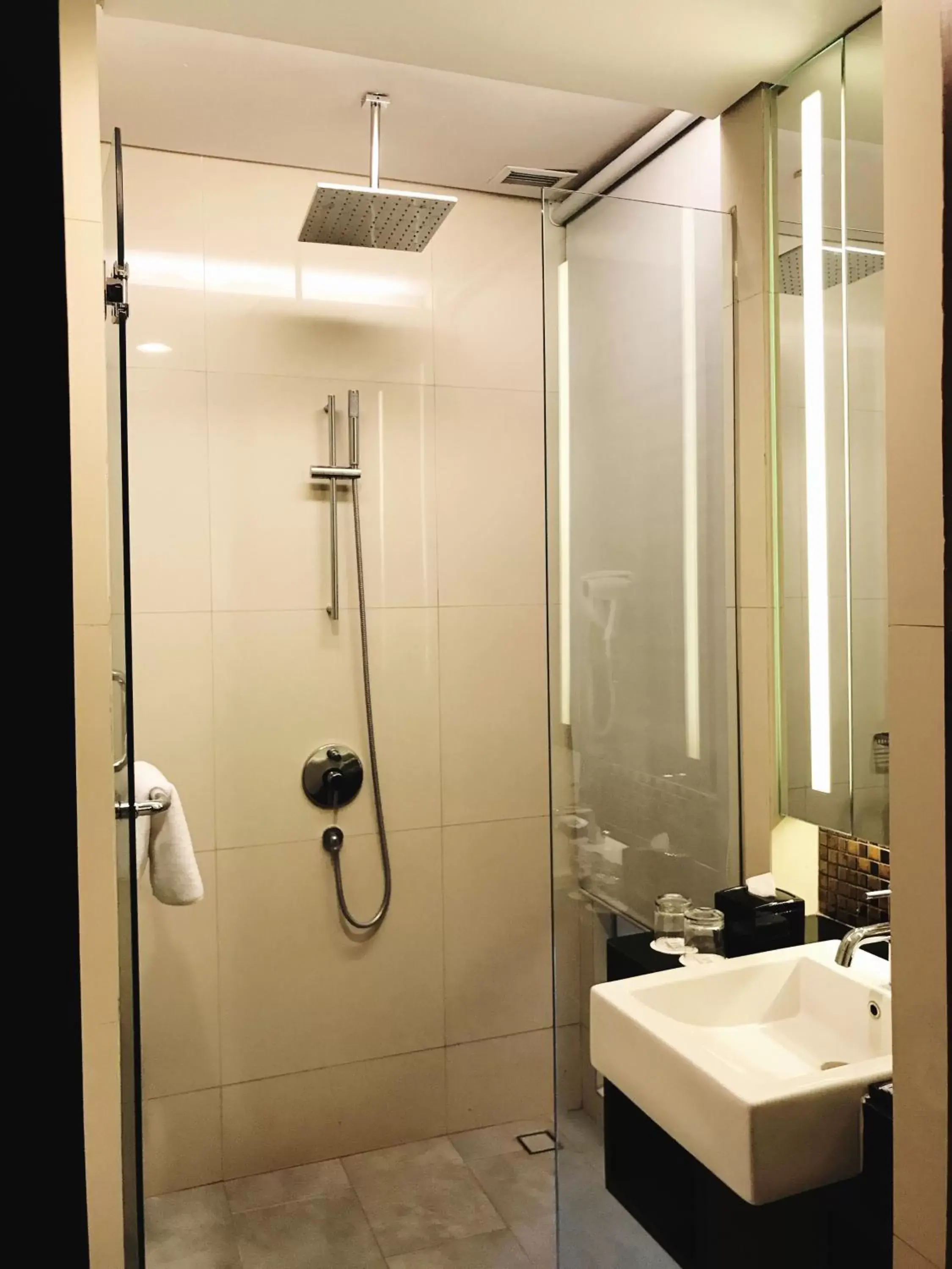 Bathroom in Mercure Surabaya