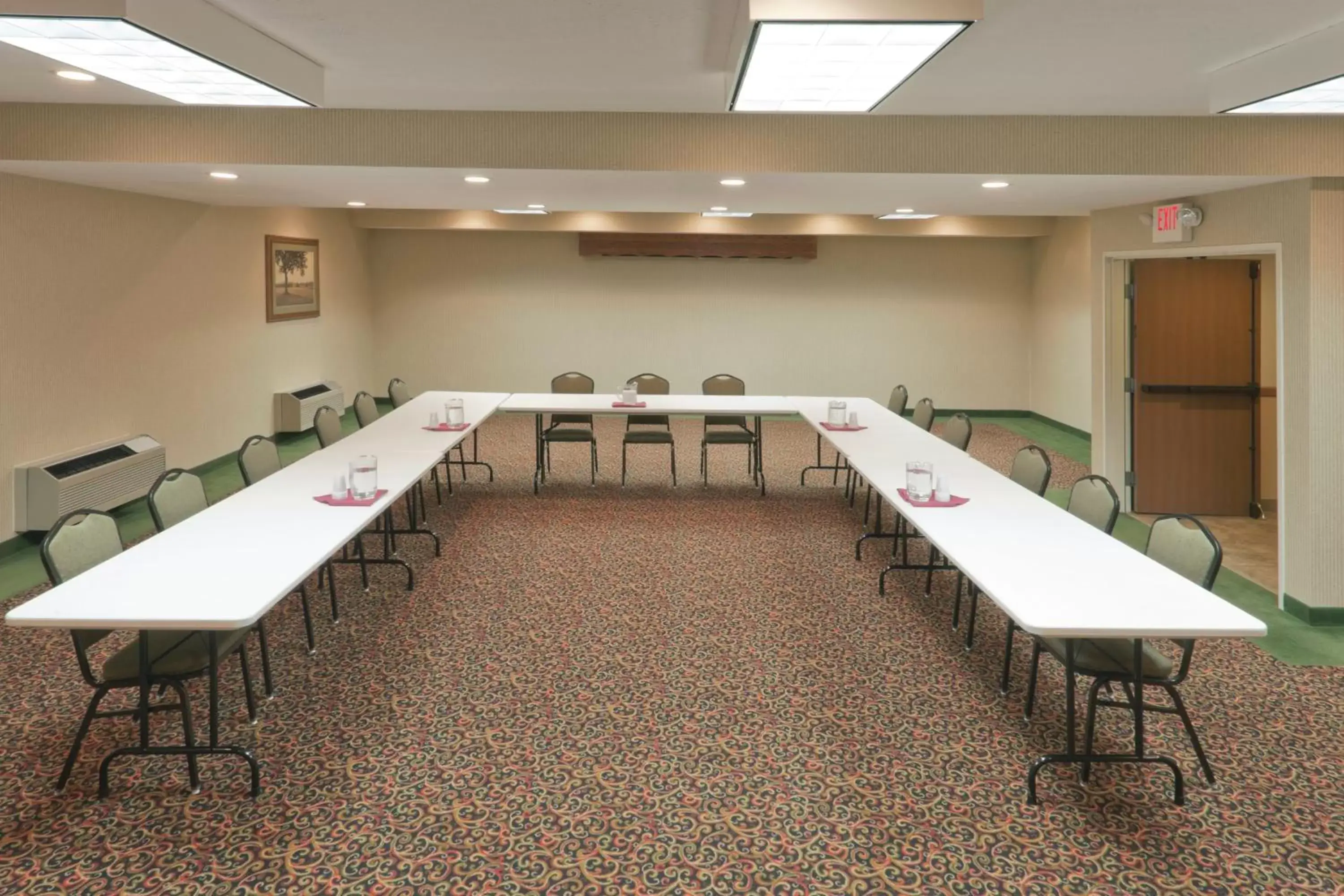 Meeting/conference room in Holiday Inn Express Hotel & Suites Pierre-Fort Pierre, an IHG Hotel