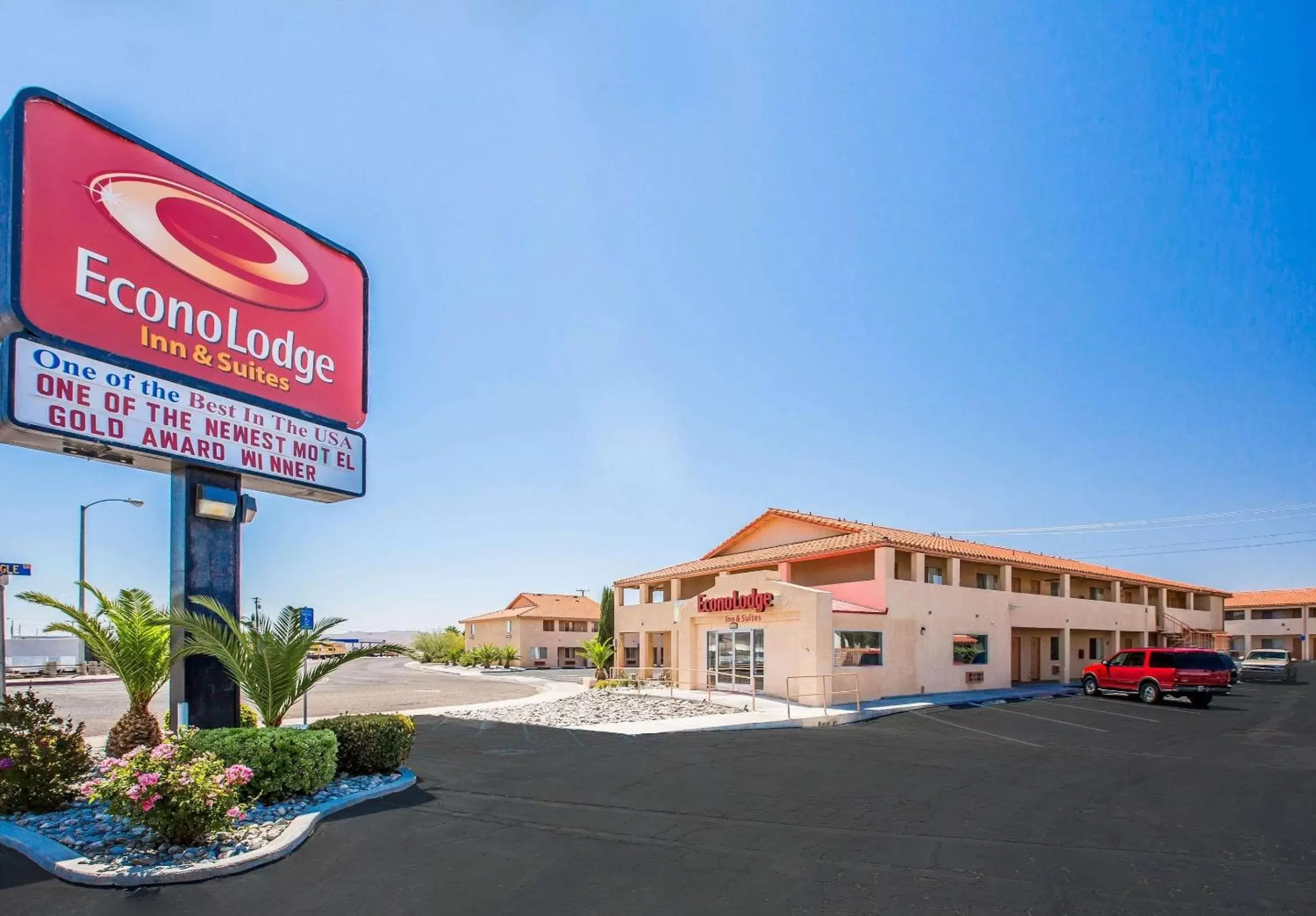 Property Building in Econo Lodge Inn & Suites near China Lake Naval Station