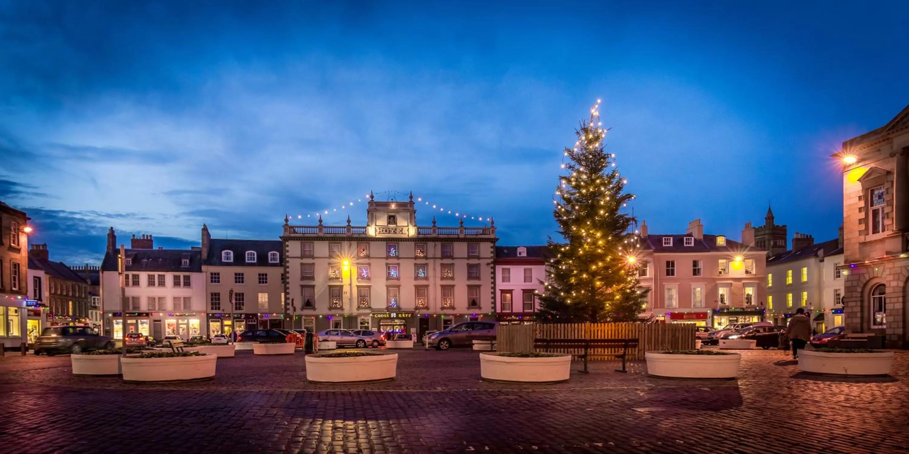 Facade/entrance in Cross Keys Hotel, Kelso