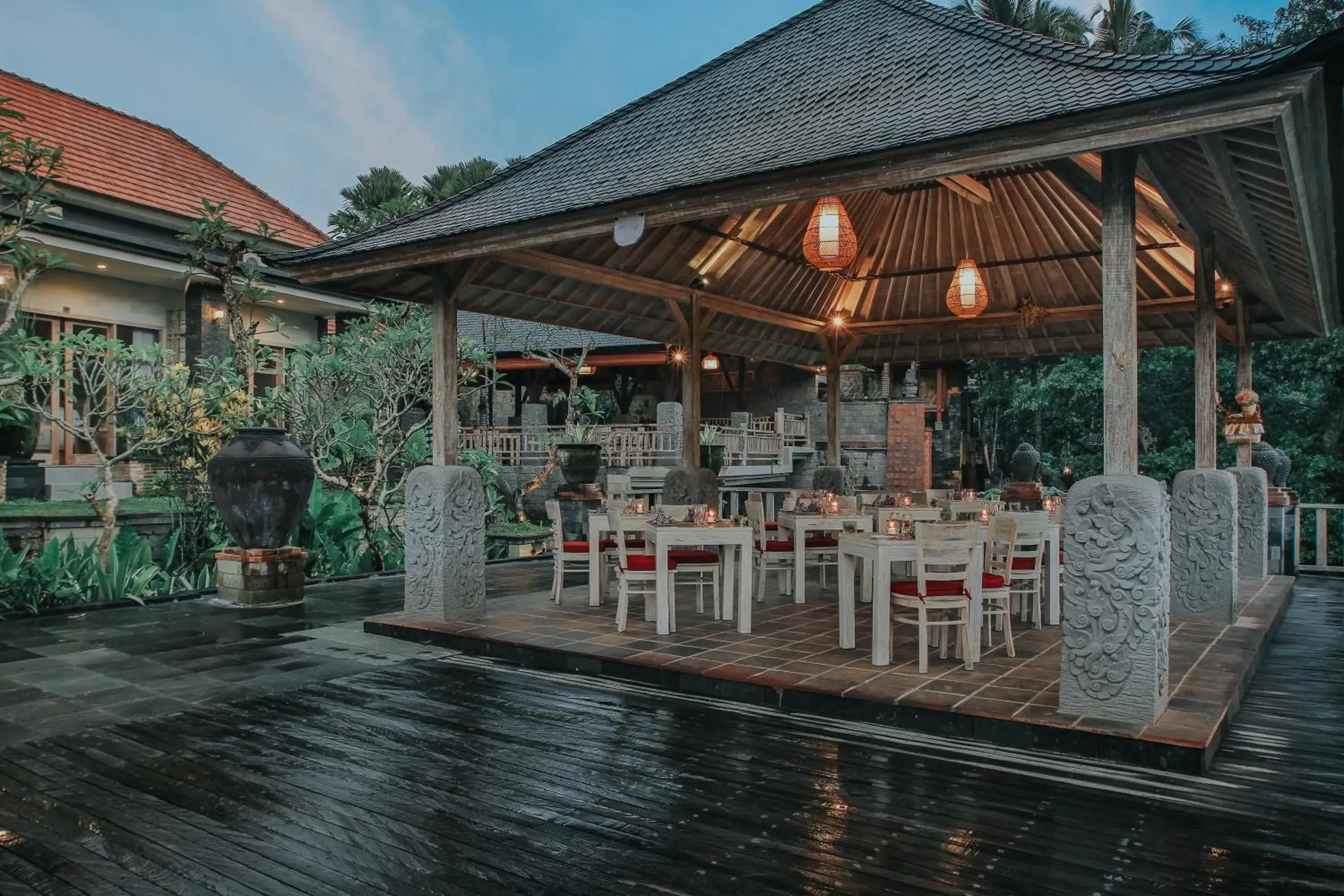 Restaurant/places to eat in Kawi Resort A Pramana Experience