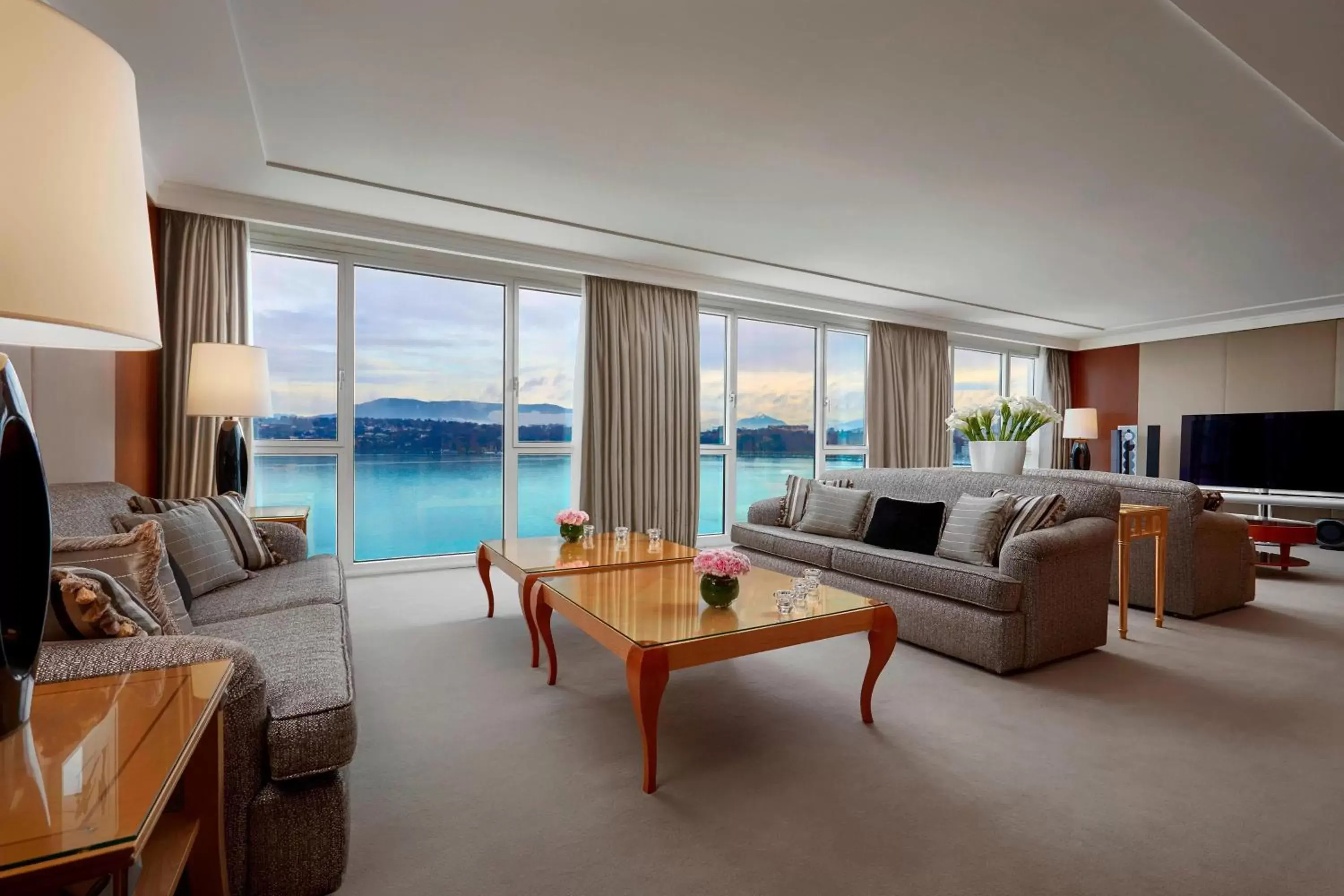 Living room, Seating Area in Hotel President Wilson, a Luxury Collection Hotel, Geneva