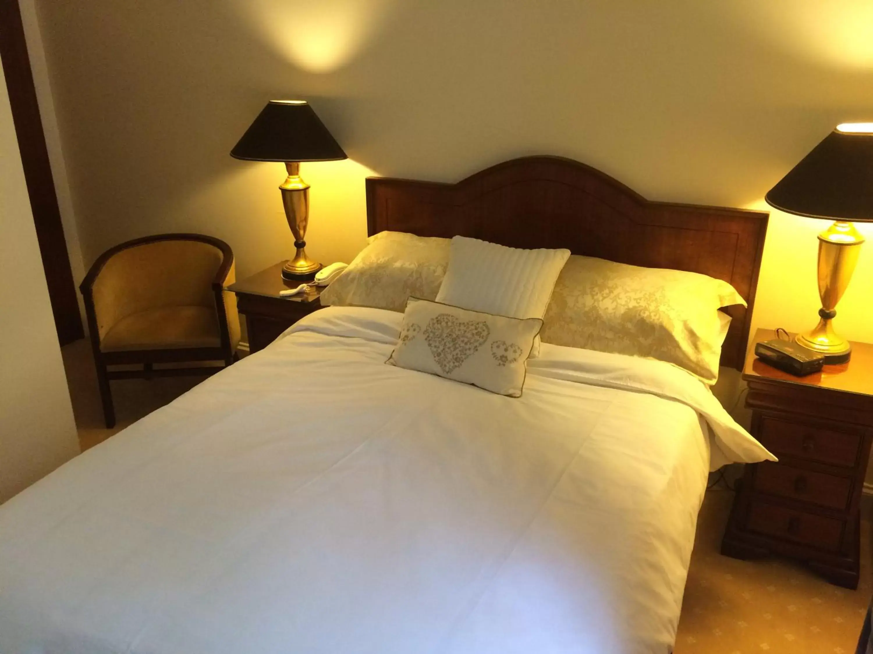Bedroom, Bed in Mansfield House Hotel