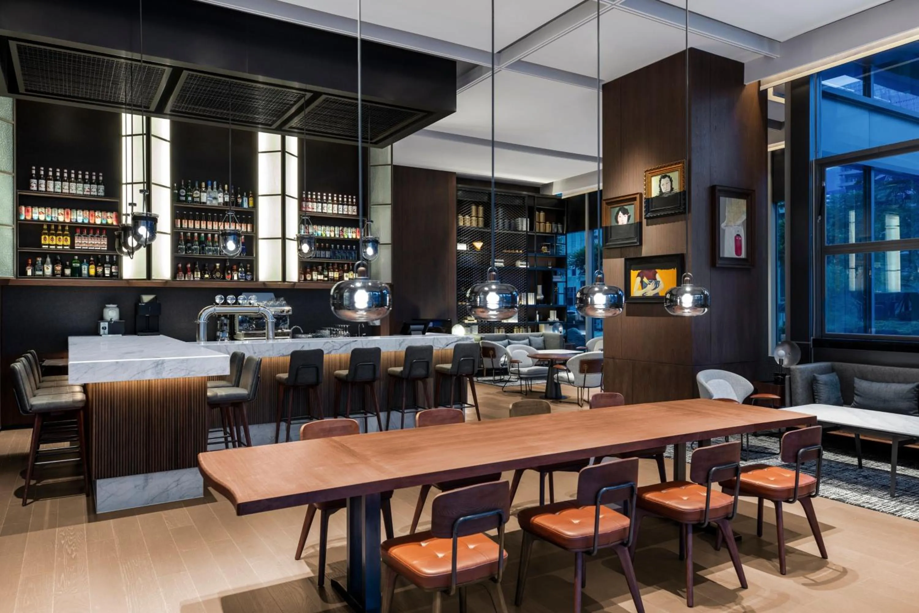 Lounge or bar in Four Points by Sheraton Chengdu Tianfu New Area