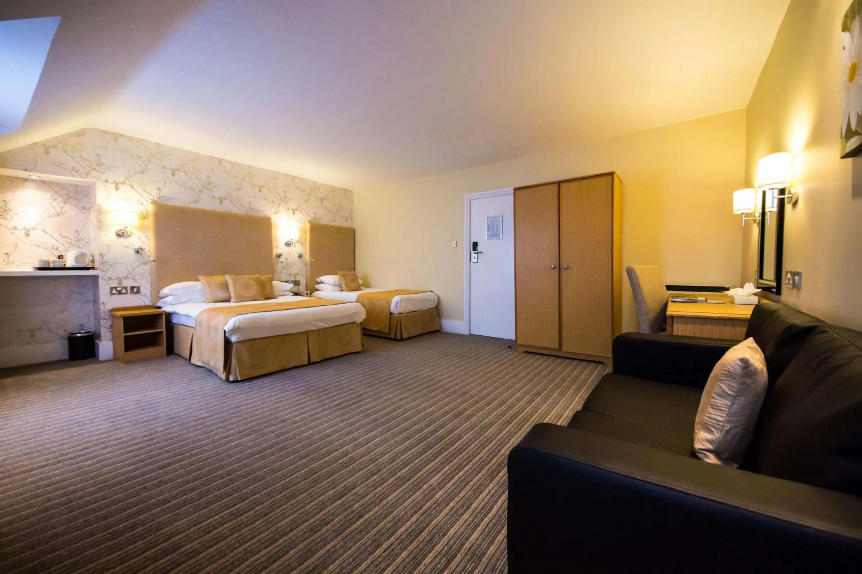 Photo of the whole room, Bed in Best Western York House Hotel Photo of the whole room, Bed in Best Western York House Hotel