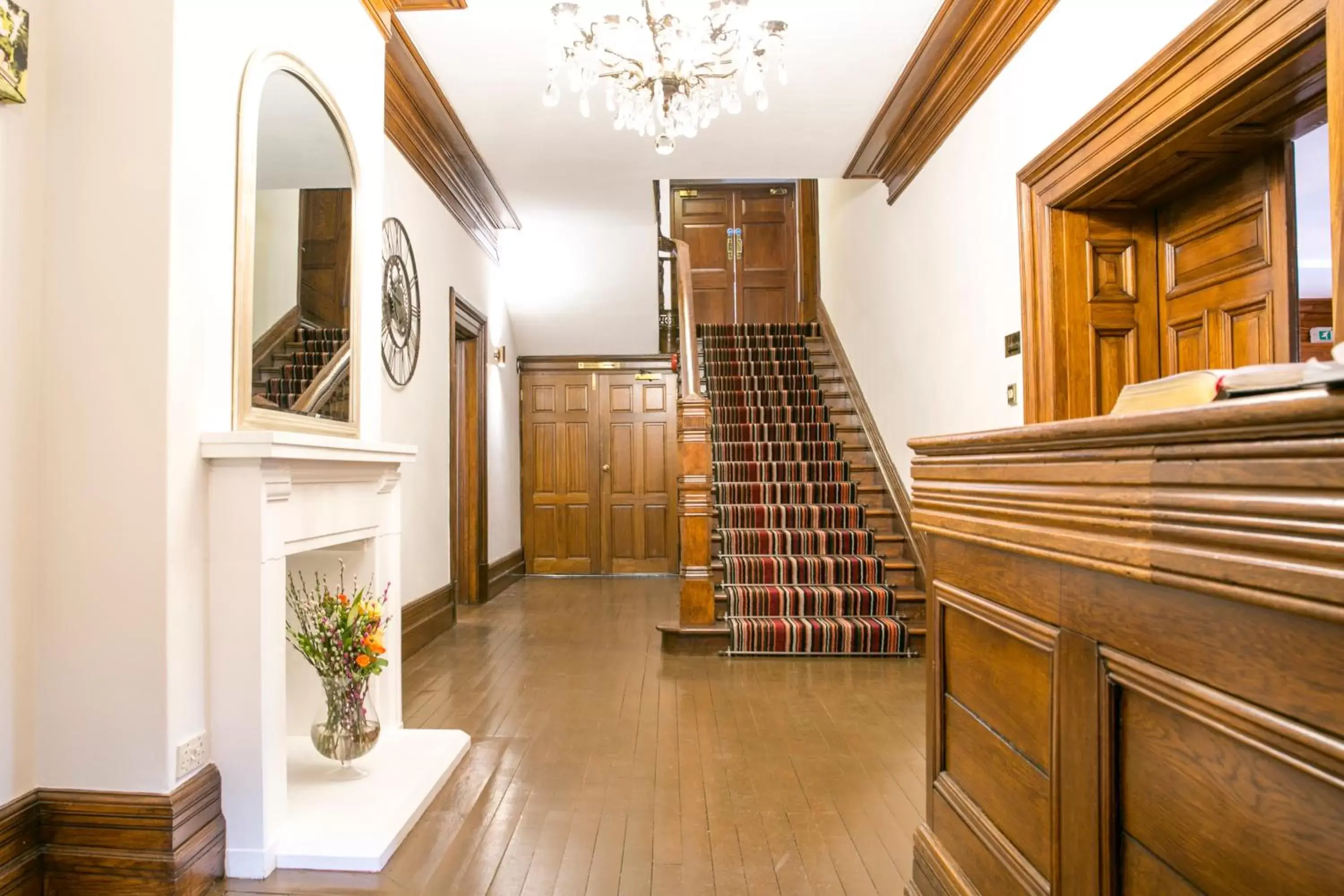 Lobby or reception in Manor Parc Hotel