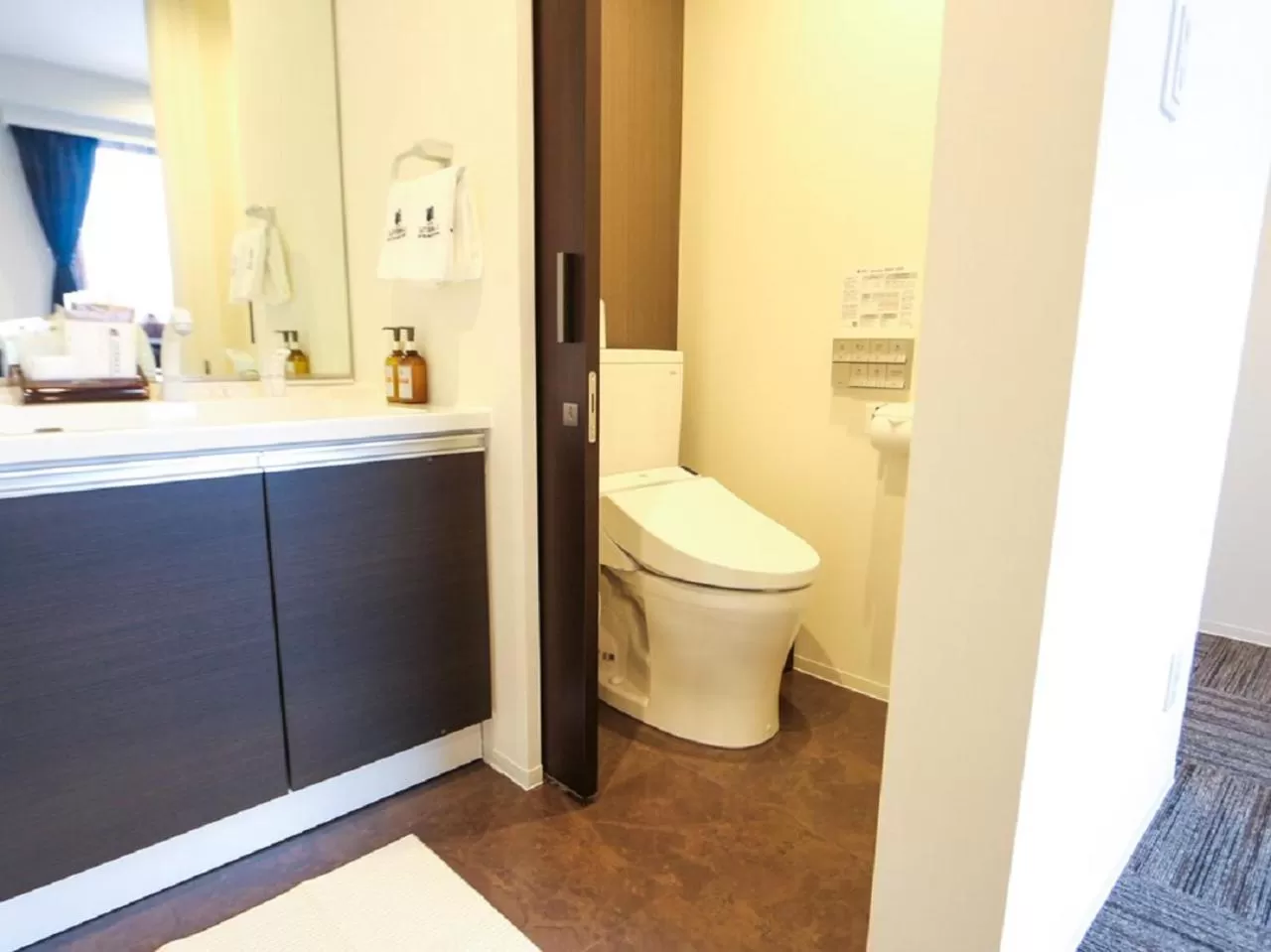 Toilet in HOTEL LiVEMAX Chiba-Ekimae