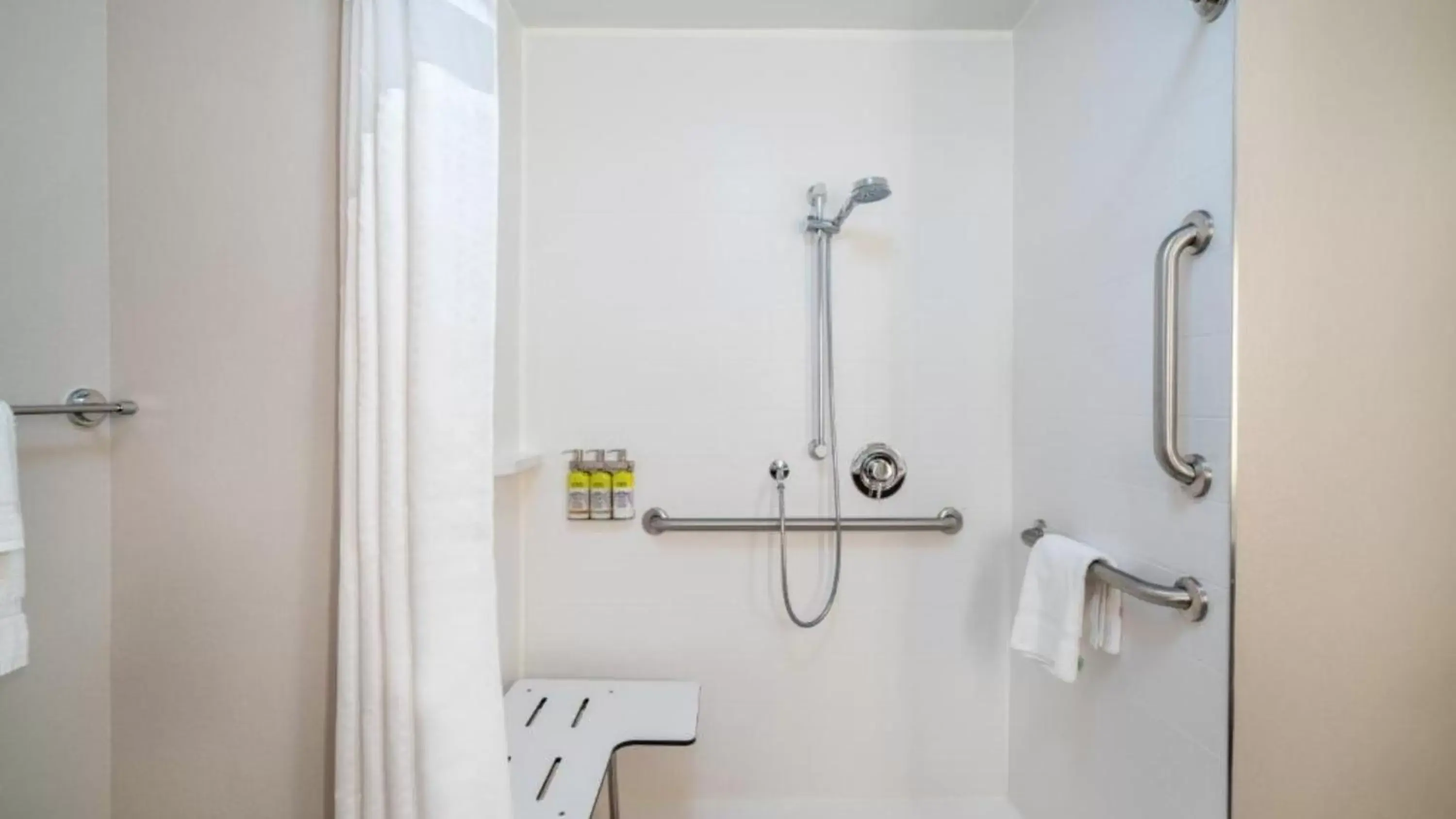 Shower, Bathroom in Holiday Inn Express & Suites - Nashville MetroCenter Downtown, an IHG Hotel